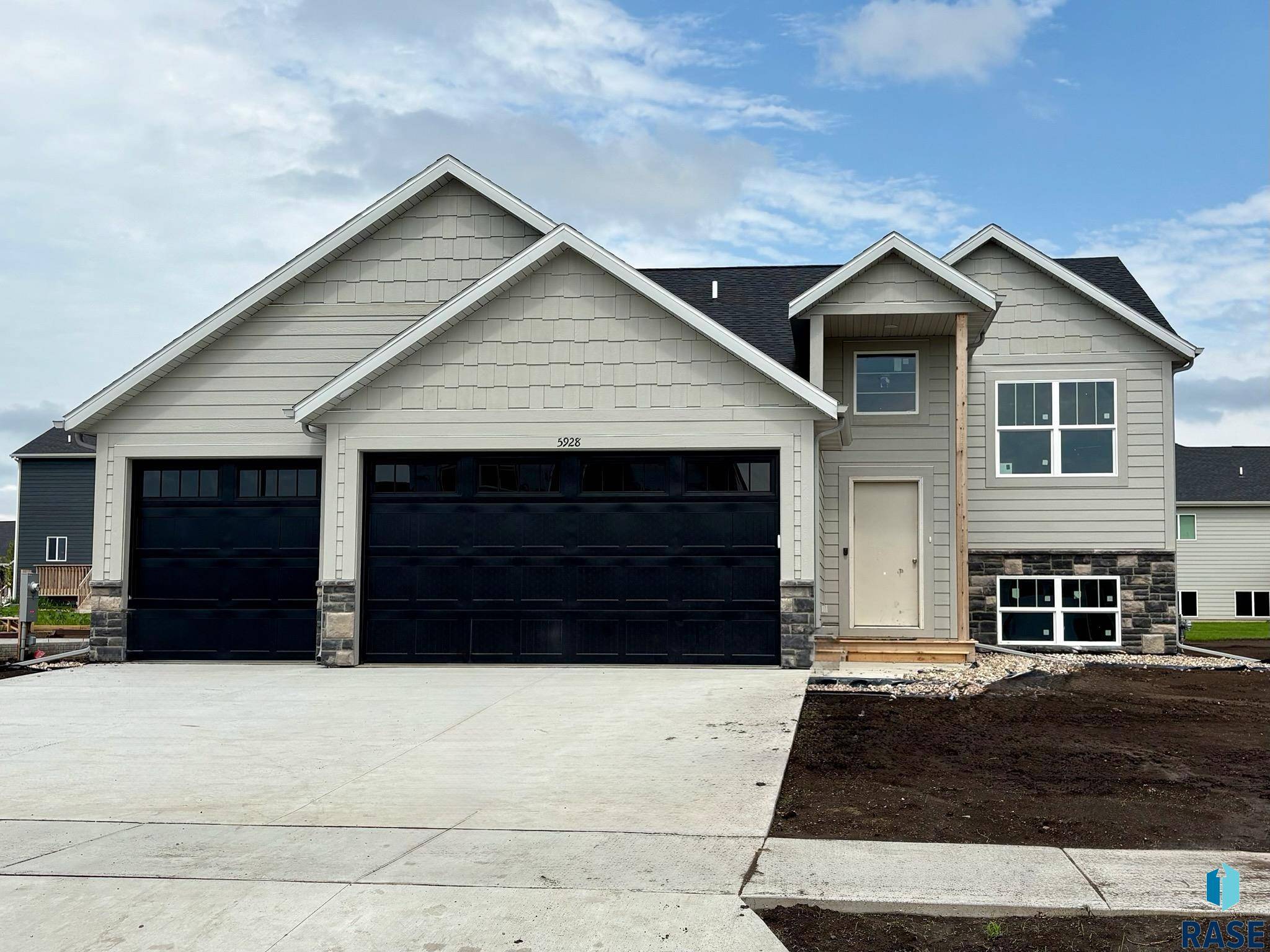 Sioux Falls, SD 57108,5928 S Coneflower Ave