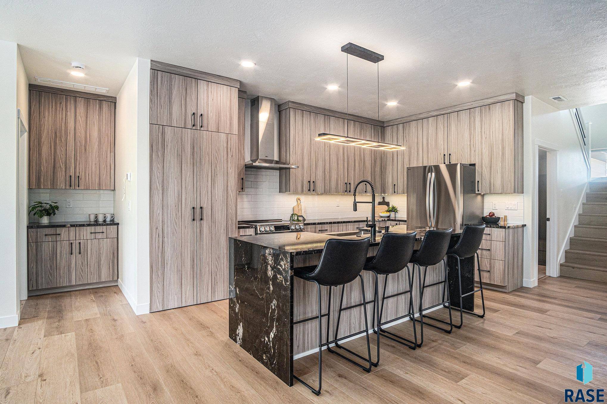 Sioux Falls, SD 57110,905 N Sylvan Dr