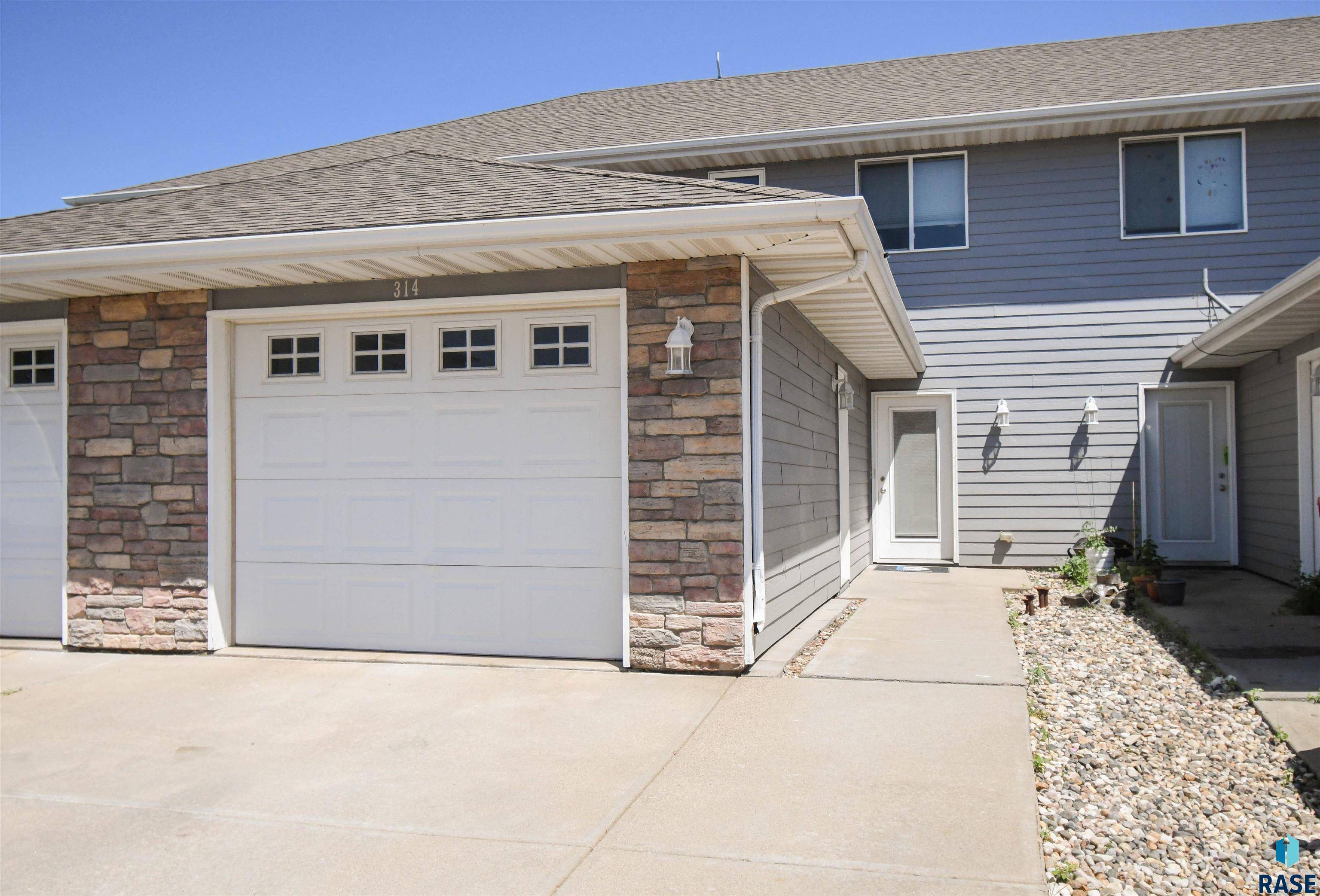 Tea, SD 57064,314 Scott Pl