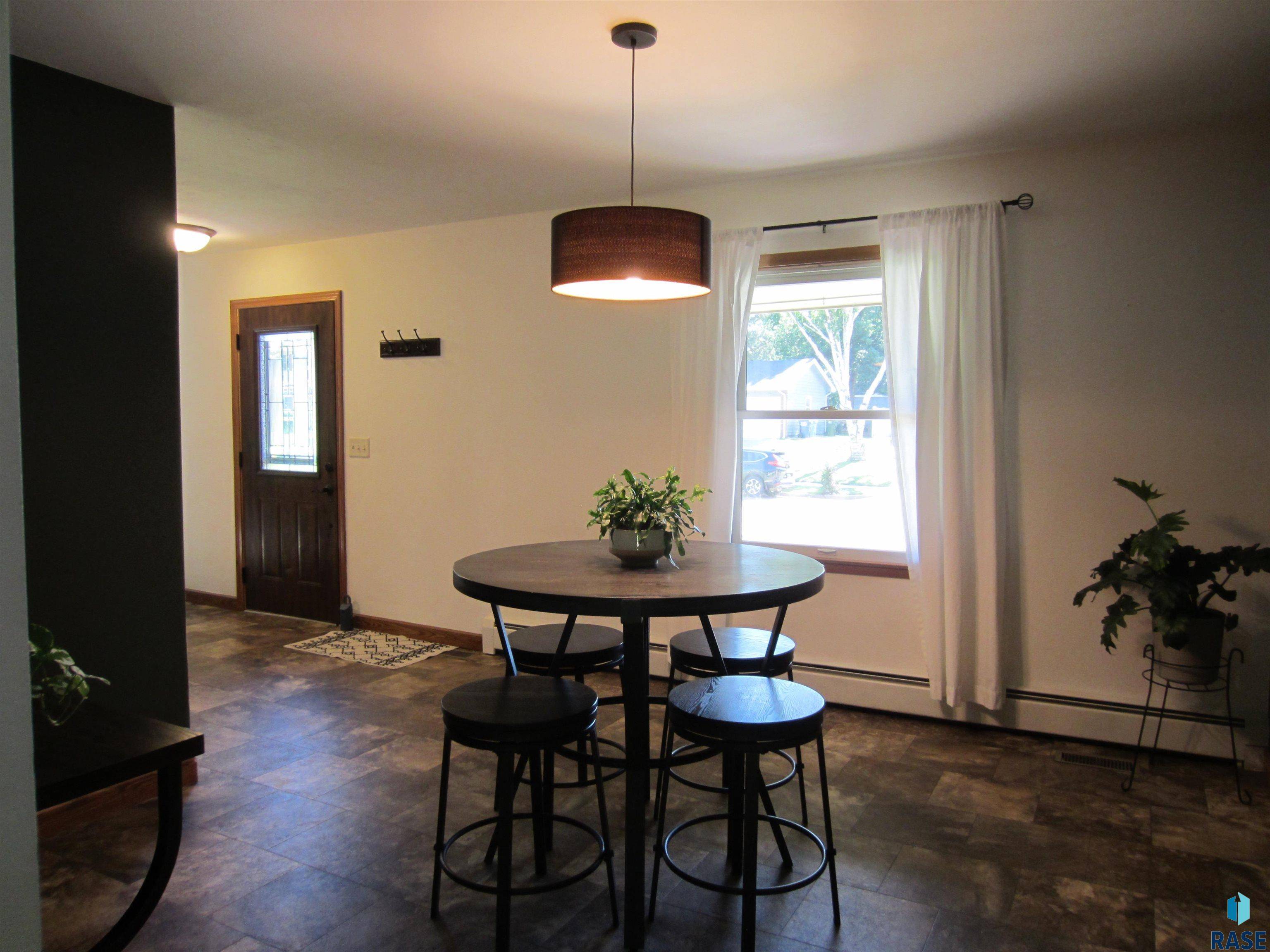 Sioux Falls, SD 57105,2701 S Elmwood Ave