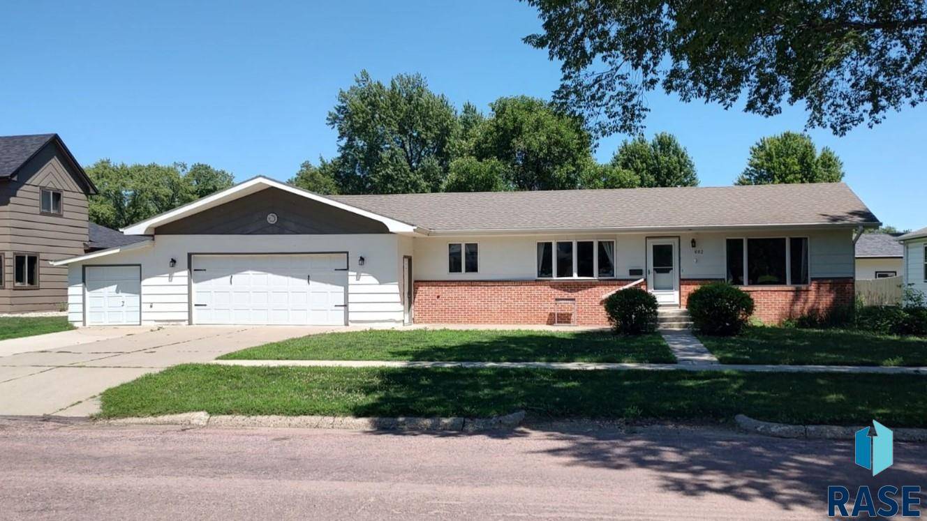 Beresford, SD 57004,602 S 3rd St