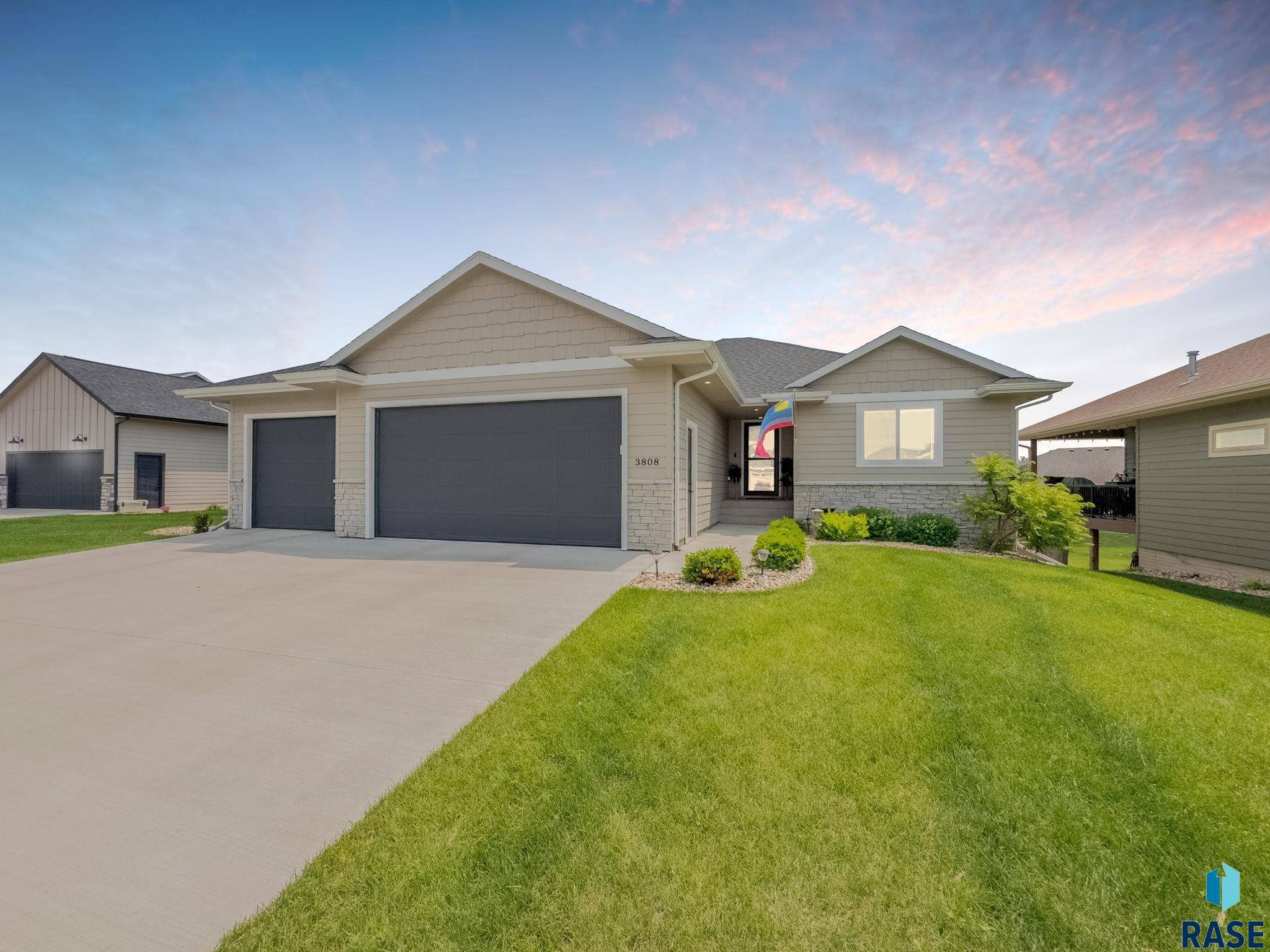 Sioux Falls, SD 57110,3808 S Home Plate Ave