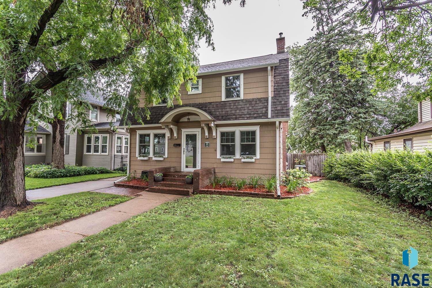 Sioux Falls, SD 57105,1618 S Phillips Ave