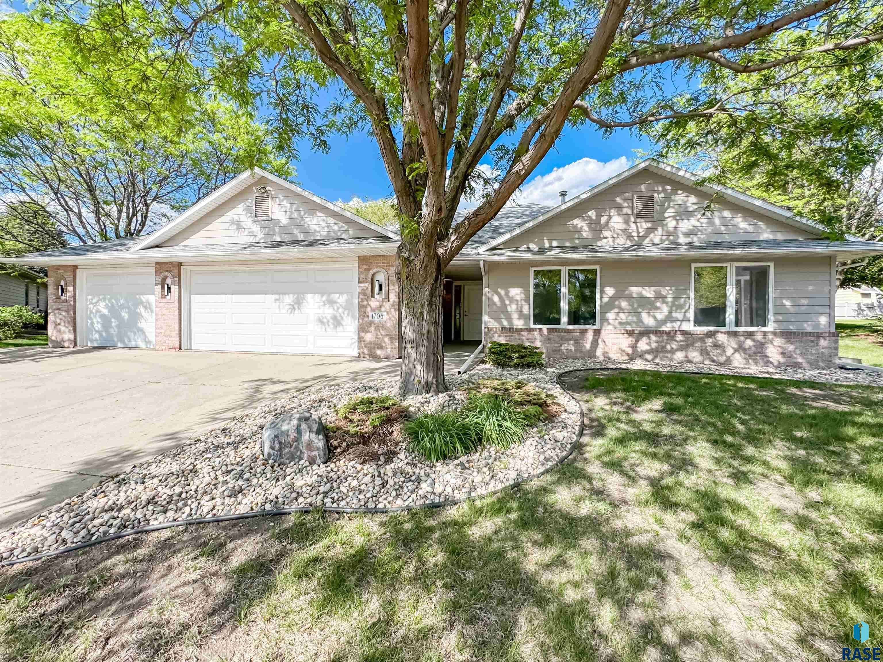 Sioux Falls, SD 57108,1708 E Ash Grove Cir