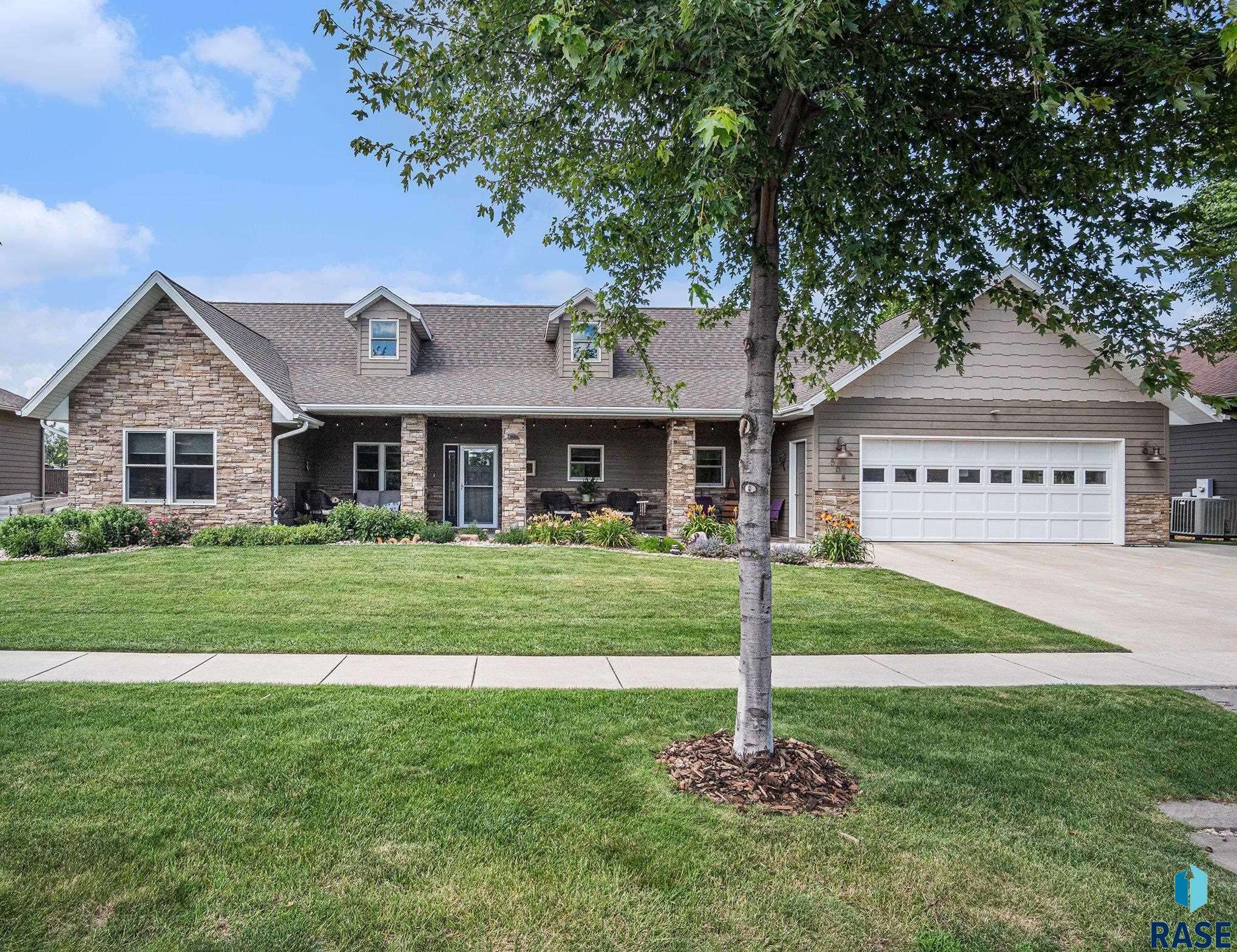 Hartford, SD 57033-2389,504 Shamrock Dr