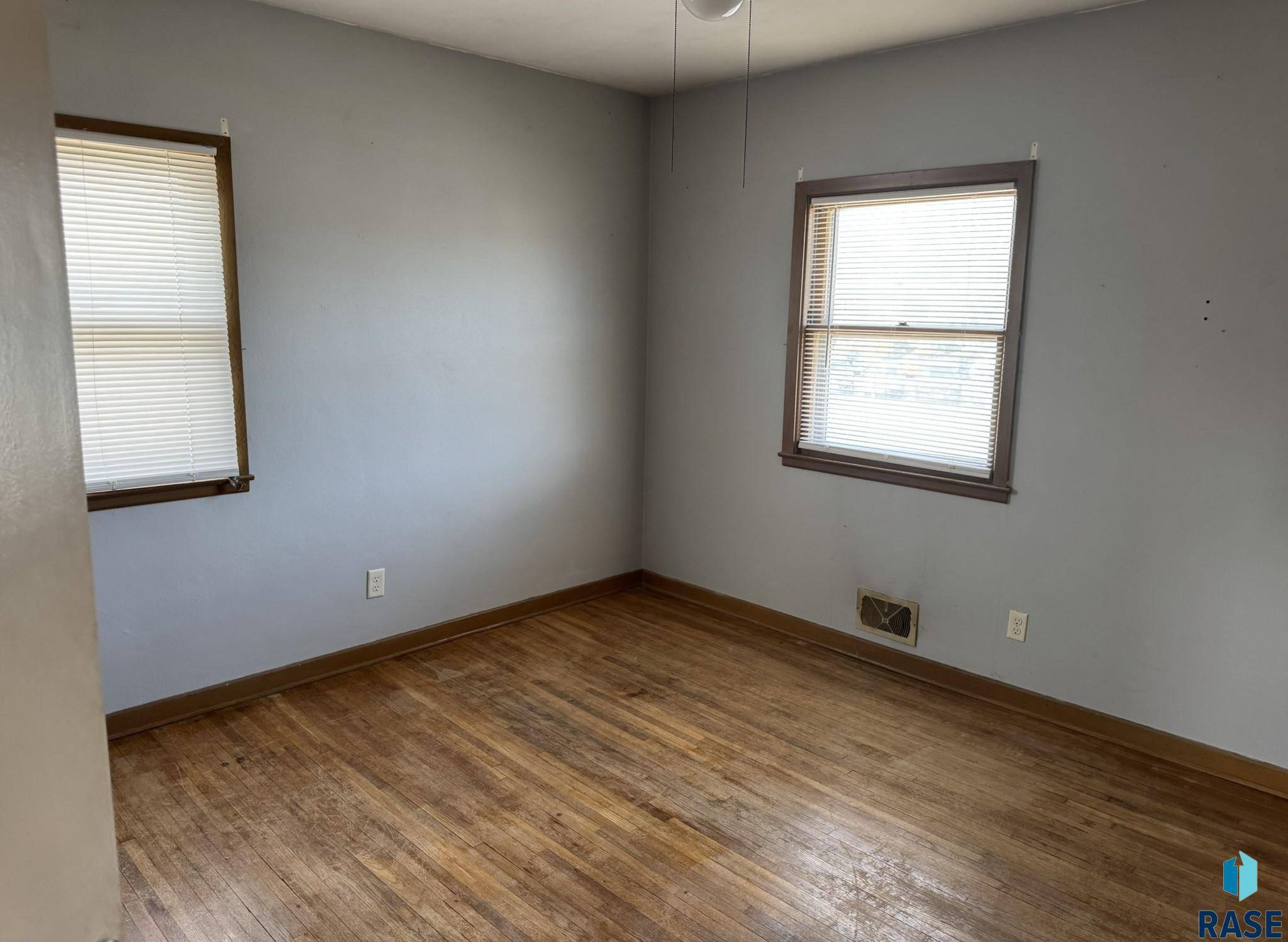 Sioux Falls, SD 57103,1413 E Rice St