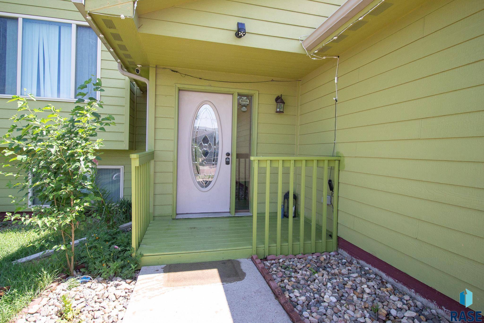 Sioux Falls, SD 57103,1204 N Mossy Oak Ave