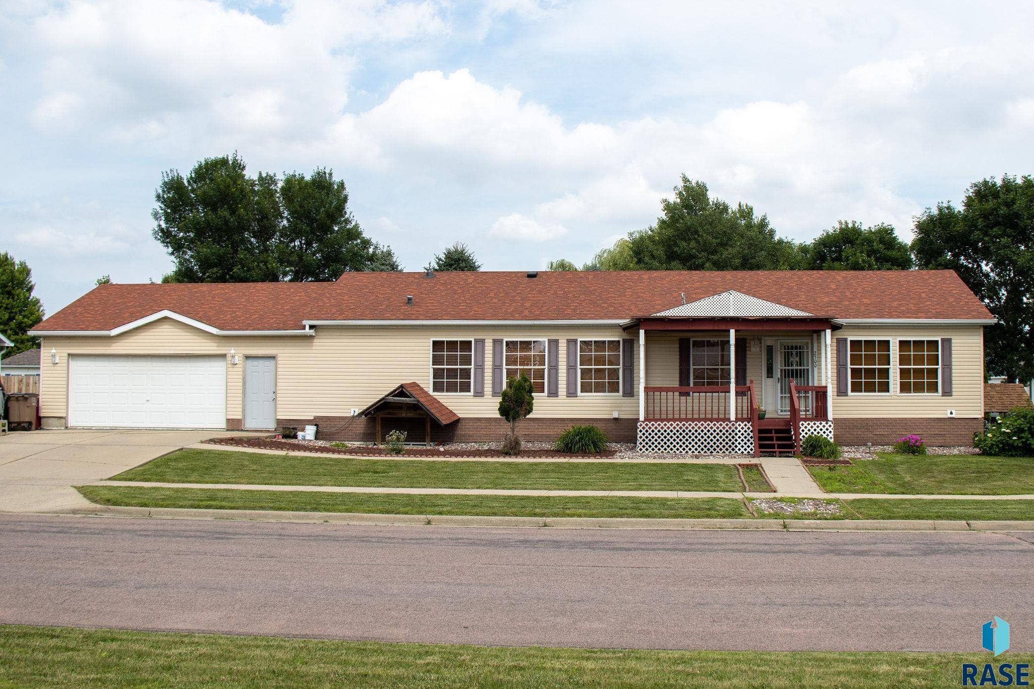 Sioux Falls, SD 57107,2500 N Lyme Grass Ave