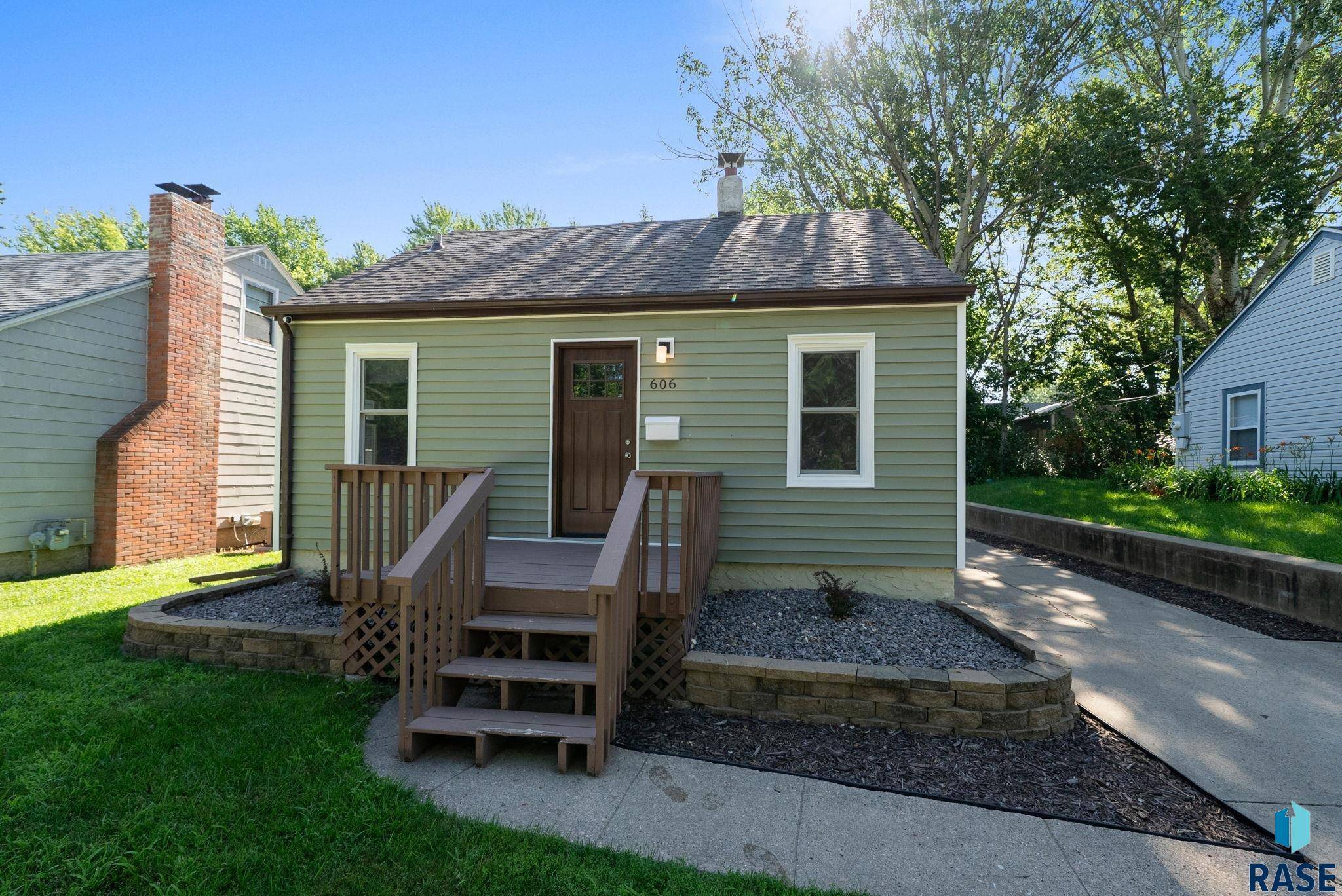 Sioux Falls, SD 57104,606 S West Ave