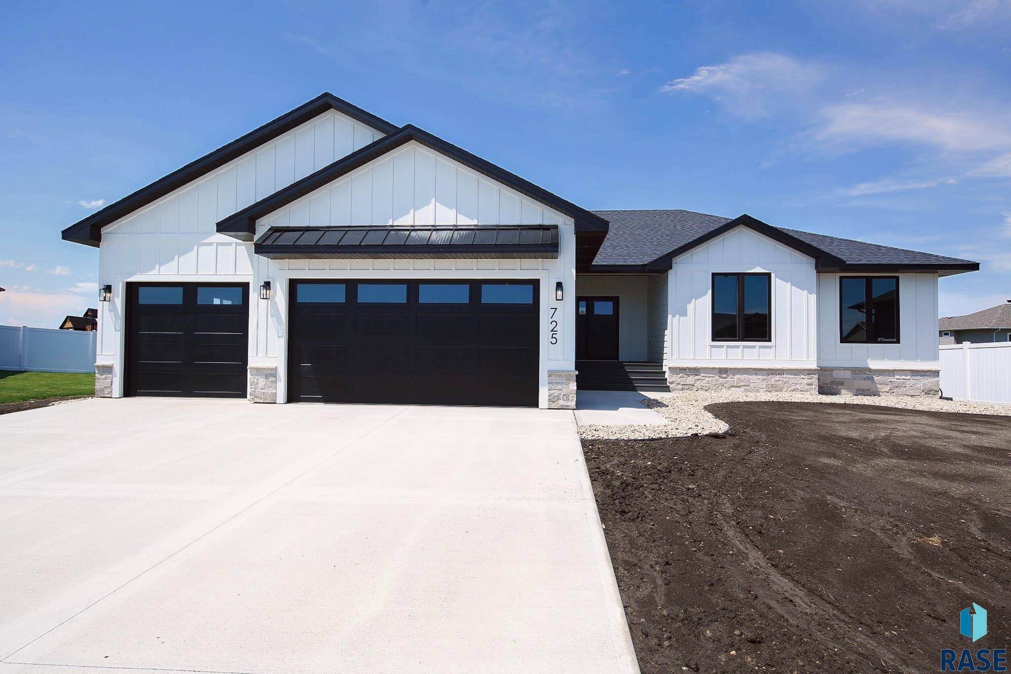 Tea, SD 57064,725 S Granite Cir
