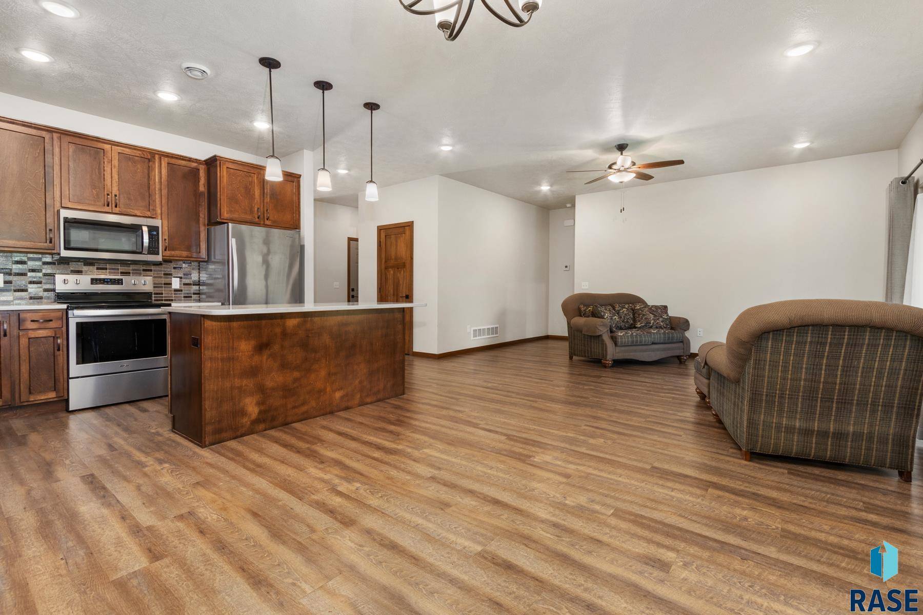 Sioux Falls, SD 57108,2730 E Meadowside Pl