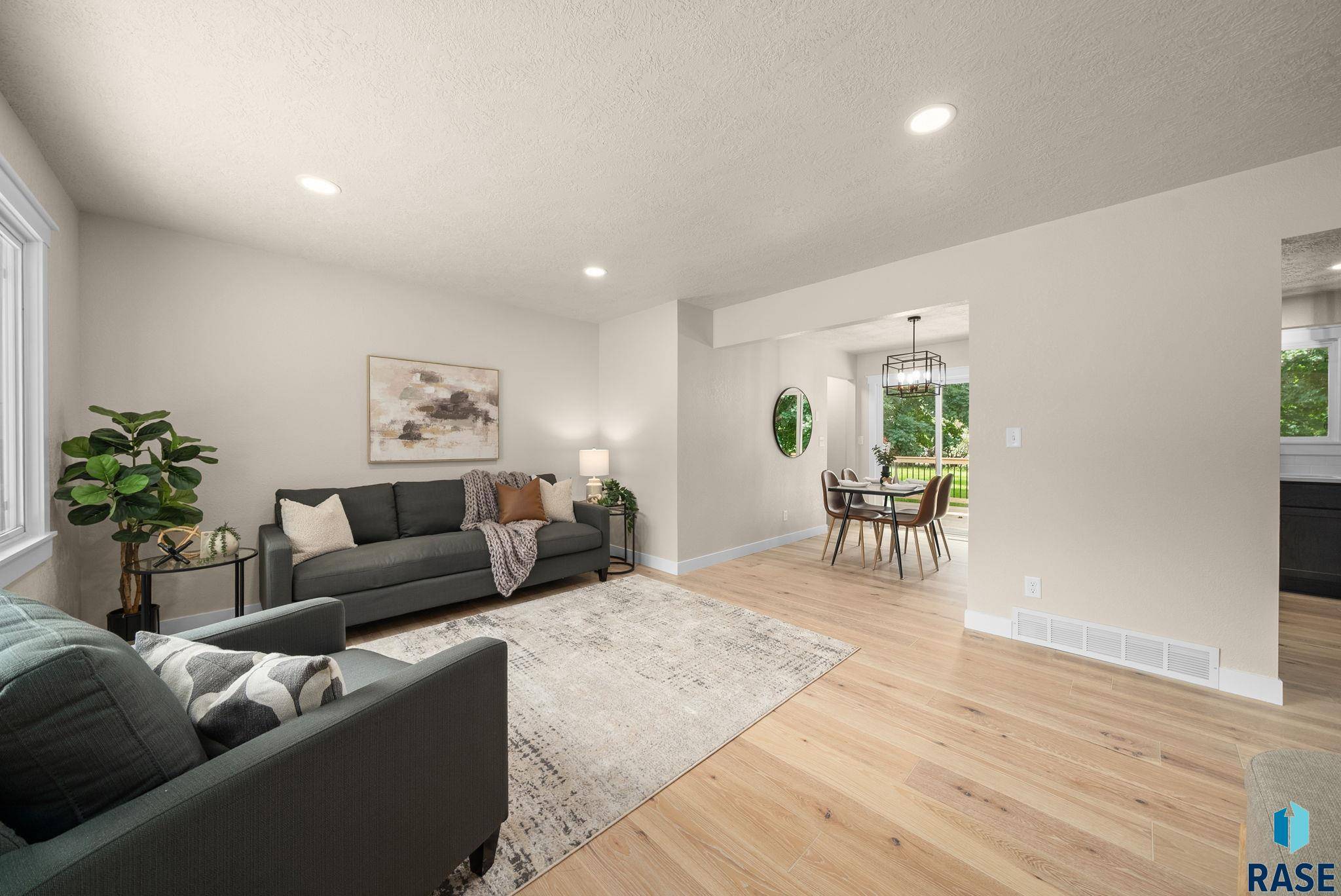 Brandon, SD 57005,108 E Glenwood Dr