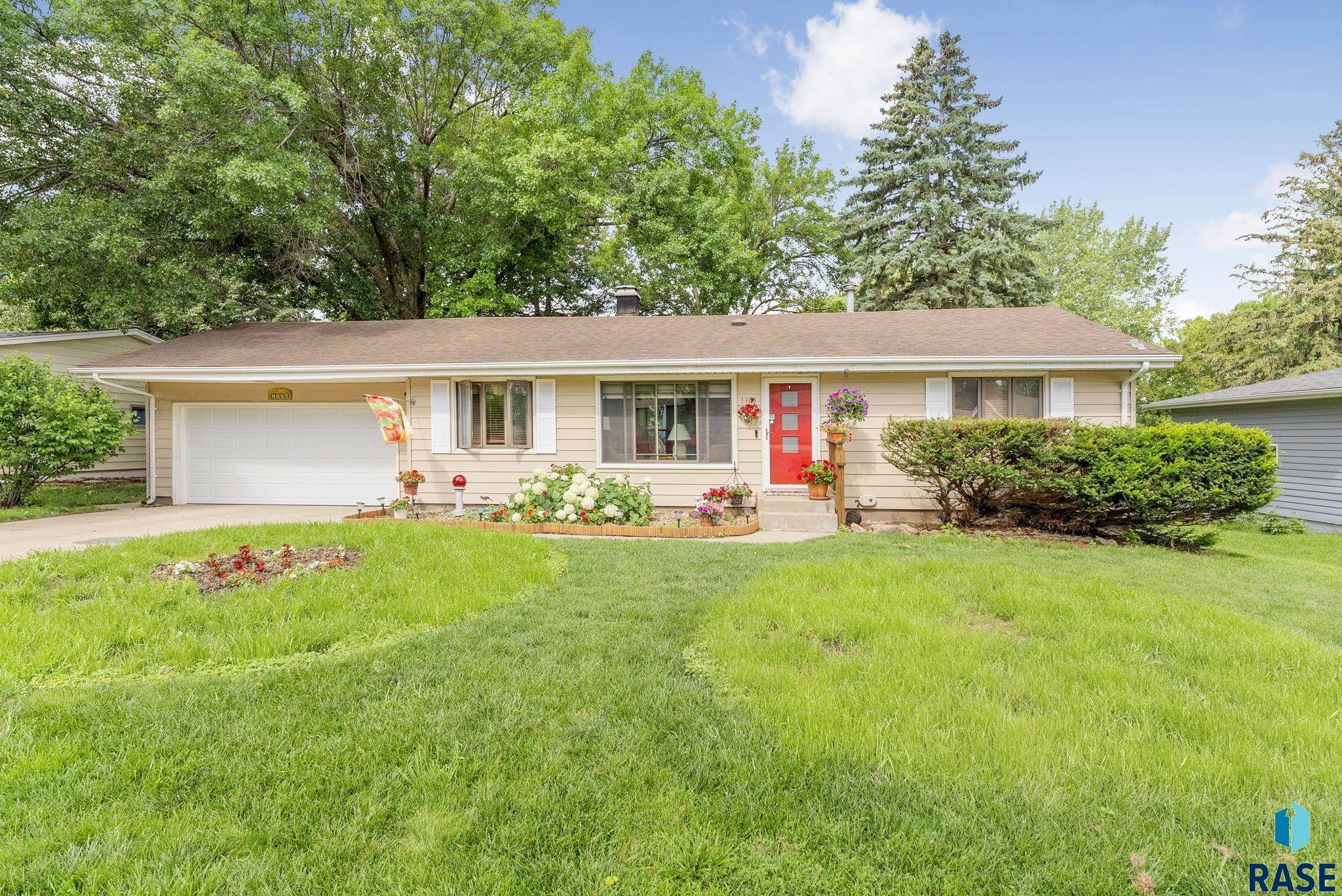 Sioux Falls, SD 57110,1305 S Dale Dr