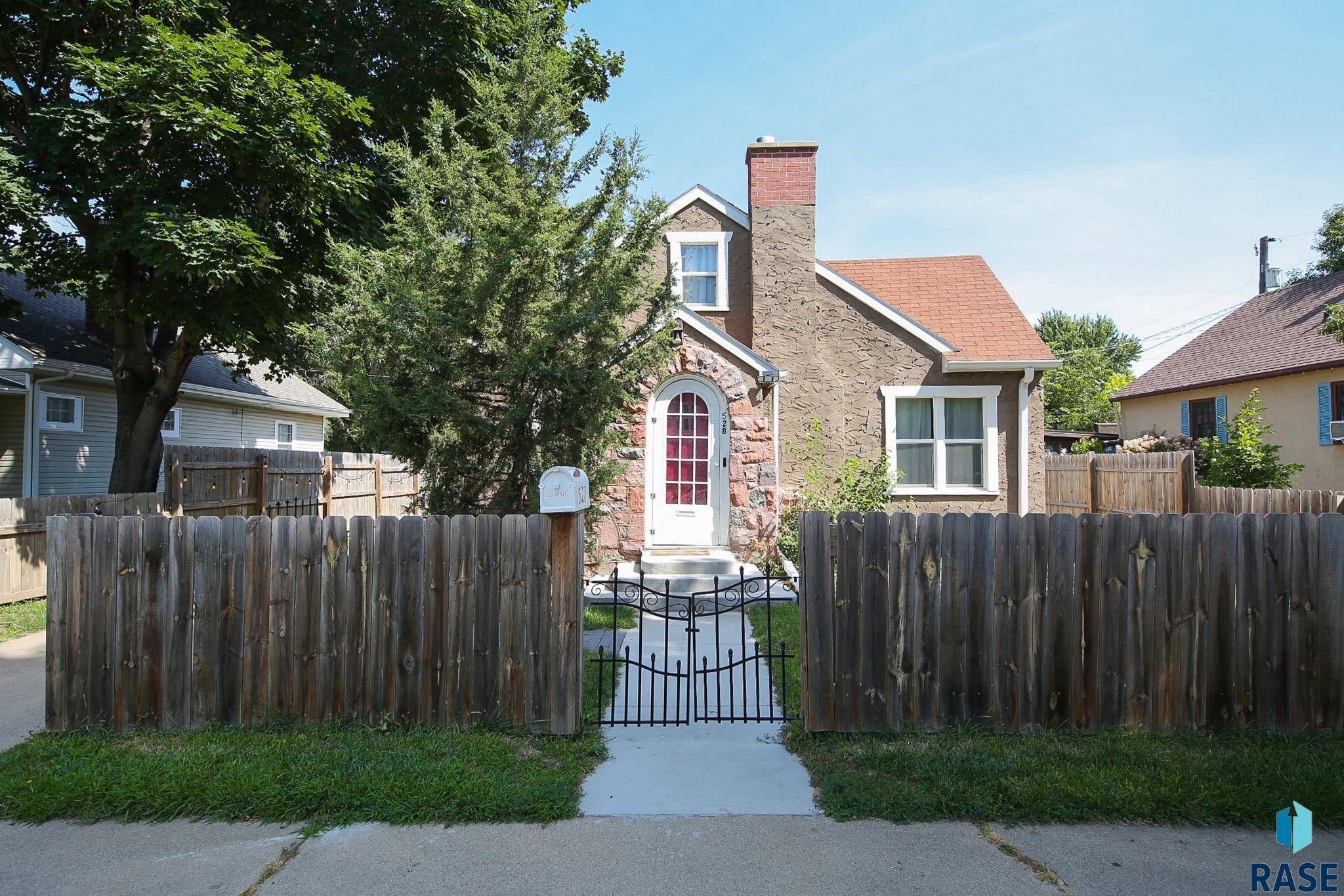Sioux Falls, SD 57104,528 W 1st St