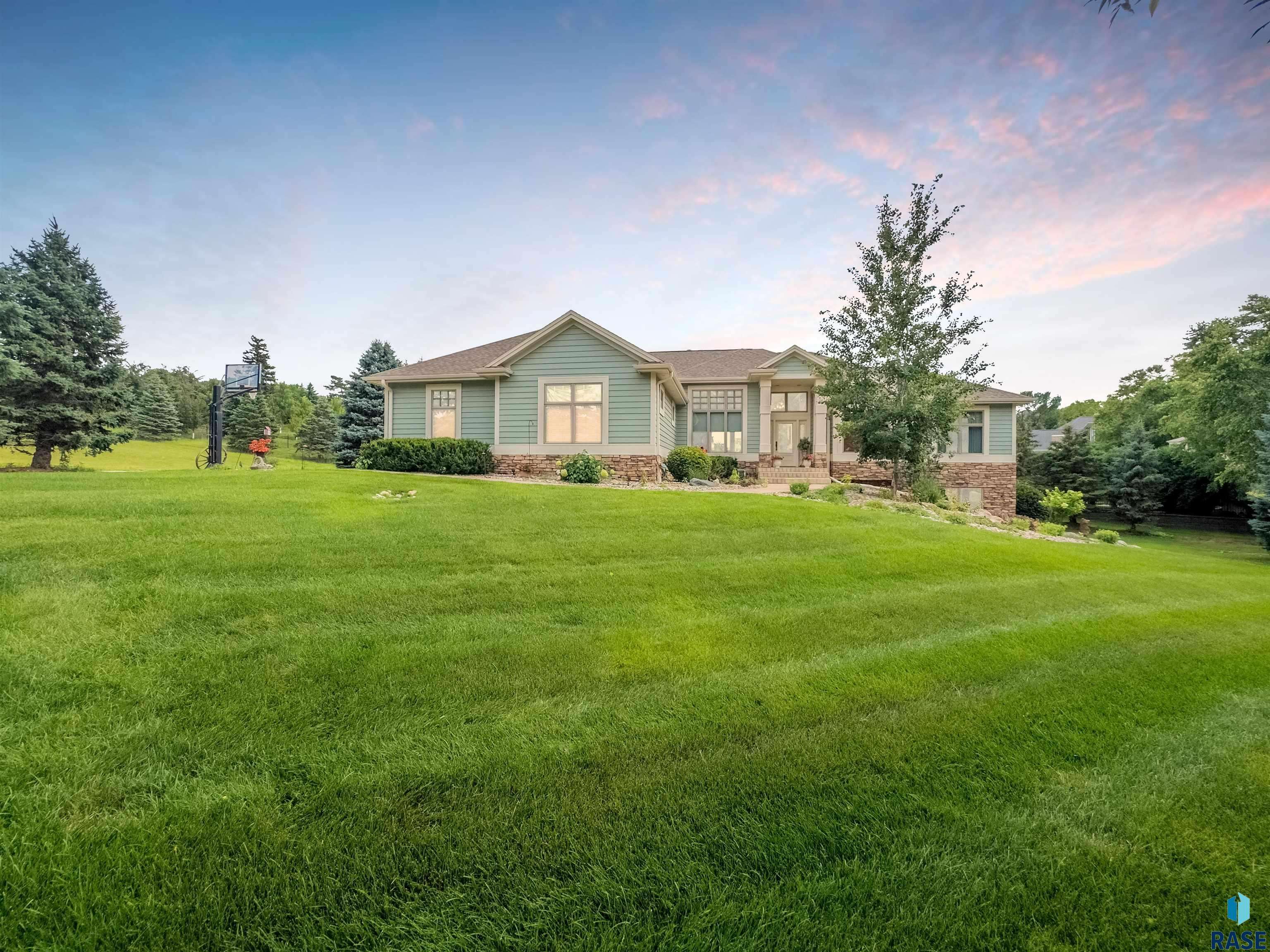 Sioux Falls, SD 57103,3000 S St Francis Ln