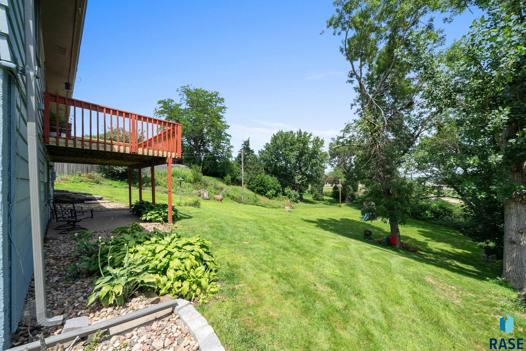 Sioux Falls, SD 57105,2004 S Crestwood Rd
