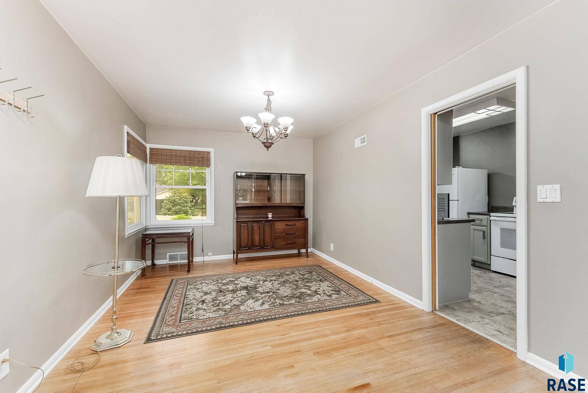 Sioux Falls, SD 57105,2309 S Phillips Ave