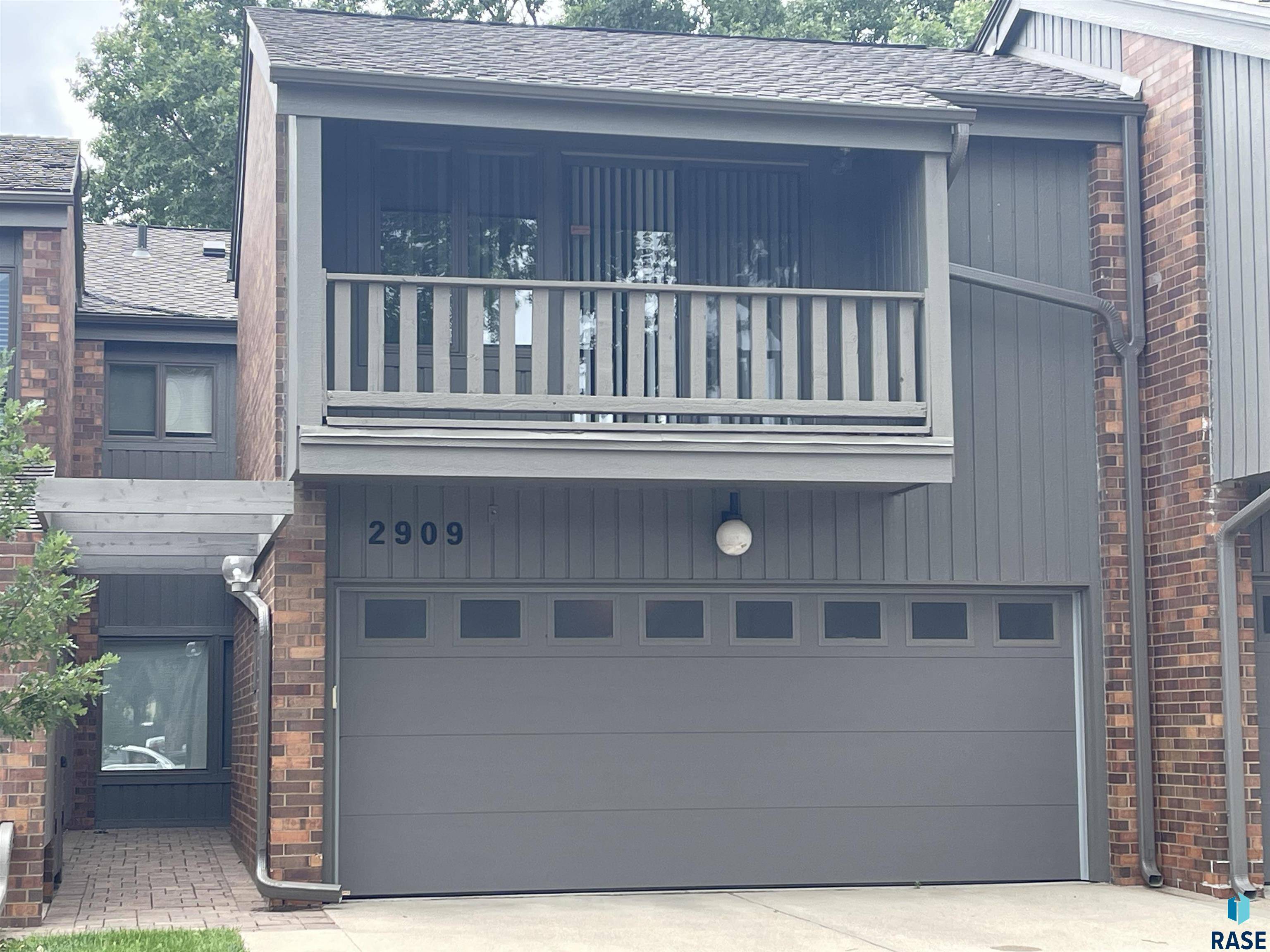 Sioux Falls, SD 57105-4245,2909 S Ridgeview Way