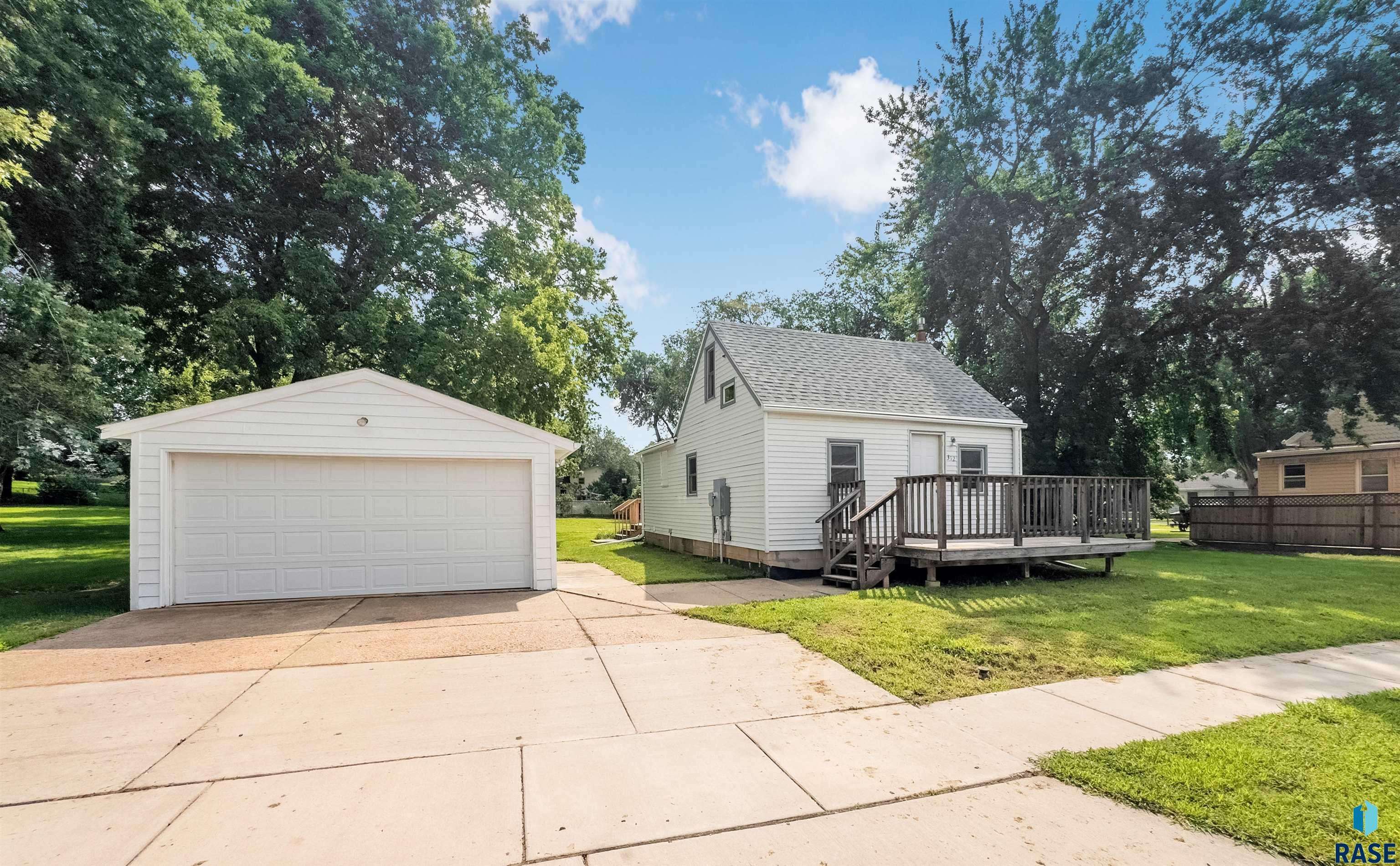 Brandon, SD 57005,312 S 1st Ave