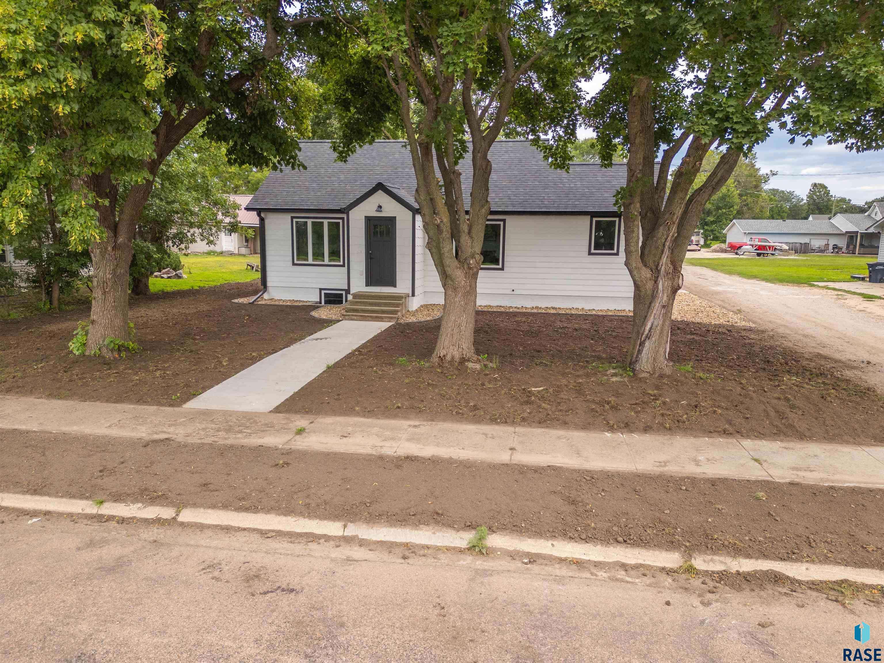 Sibley, IA 51249,208 2nd Ave