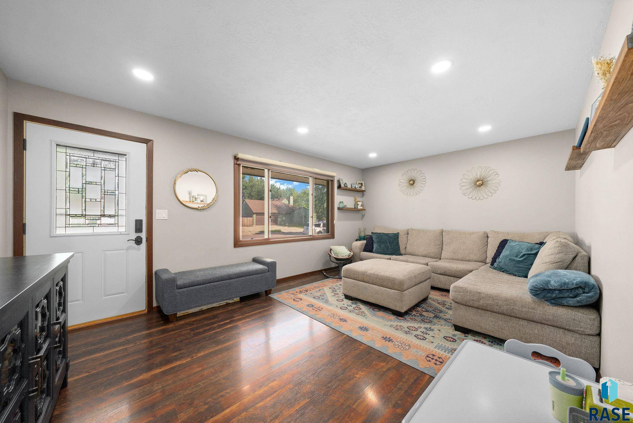 Sioux Falls, SD 57106,5305 S Landsdown Dr