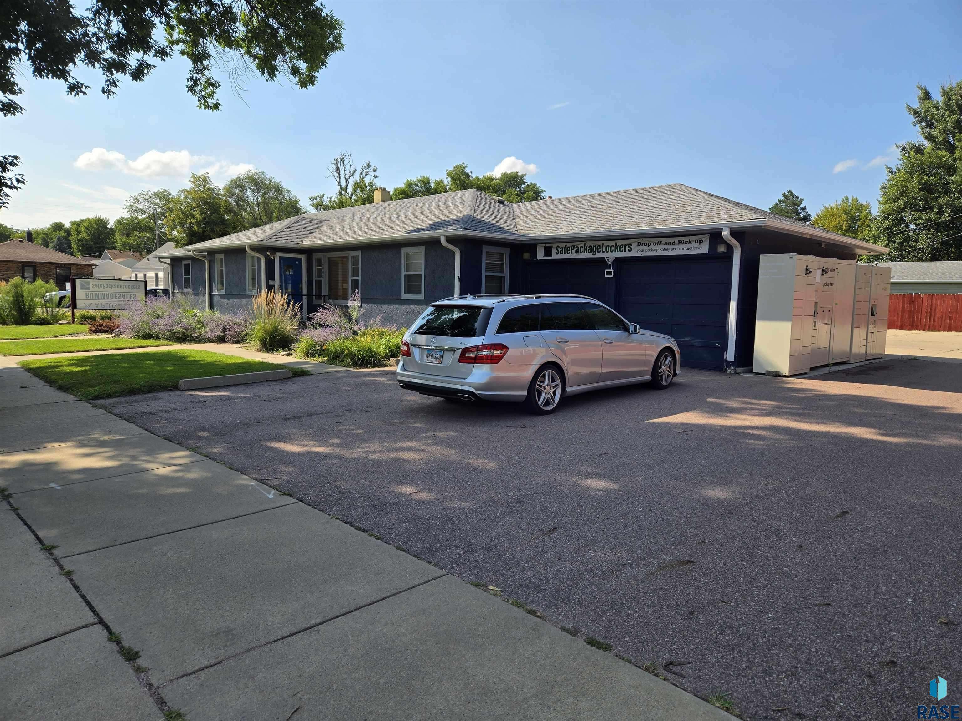 Sioux Falls, SD 57105,2010 W 33rd Street St