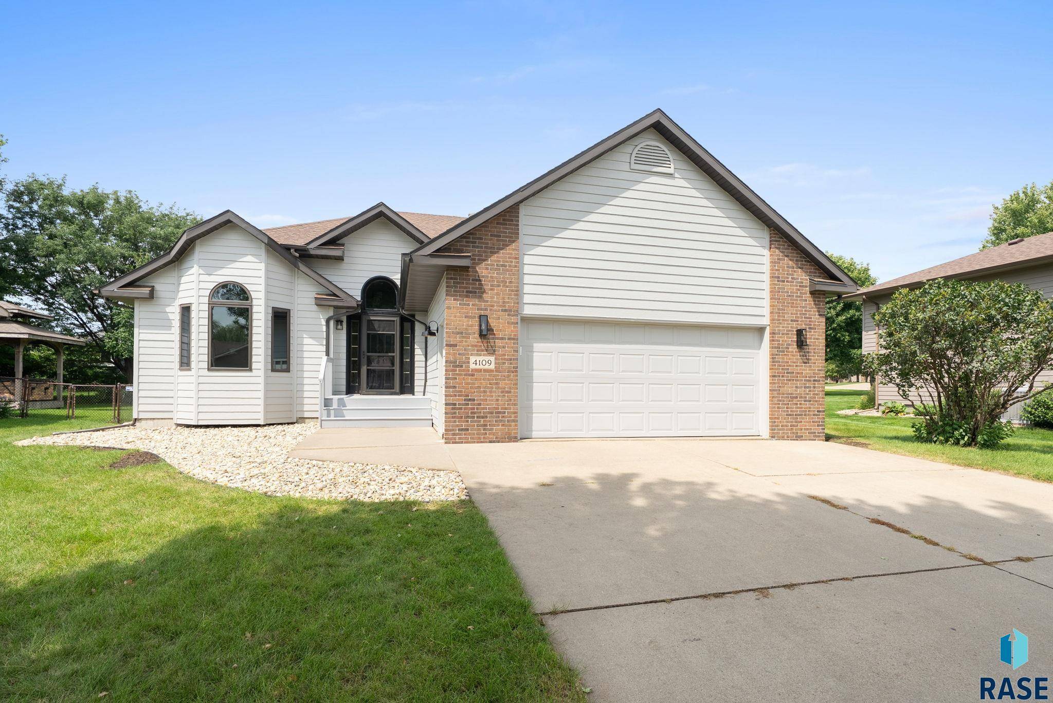 Sioux Falls, SD 57103,4109 S Bedford Ave