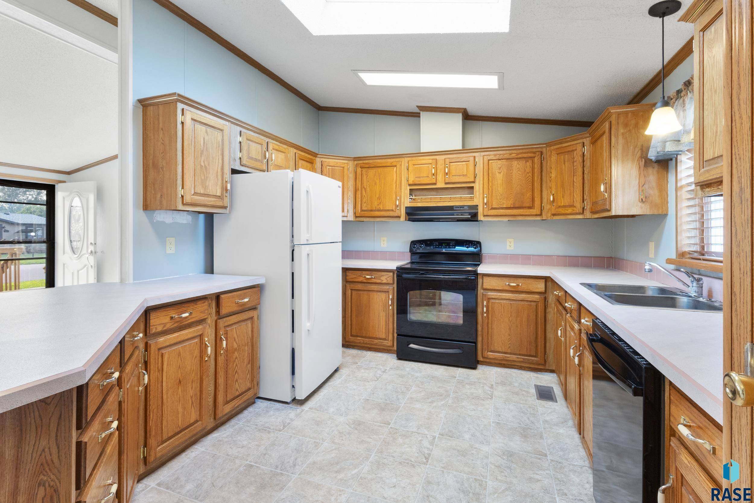 Sioux Falls, SD 57103,1206 N Violet Pl