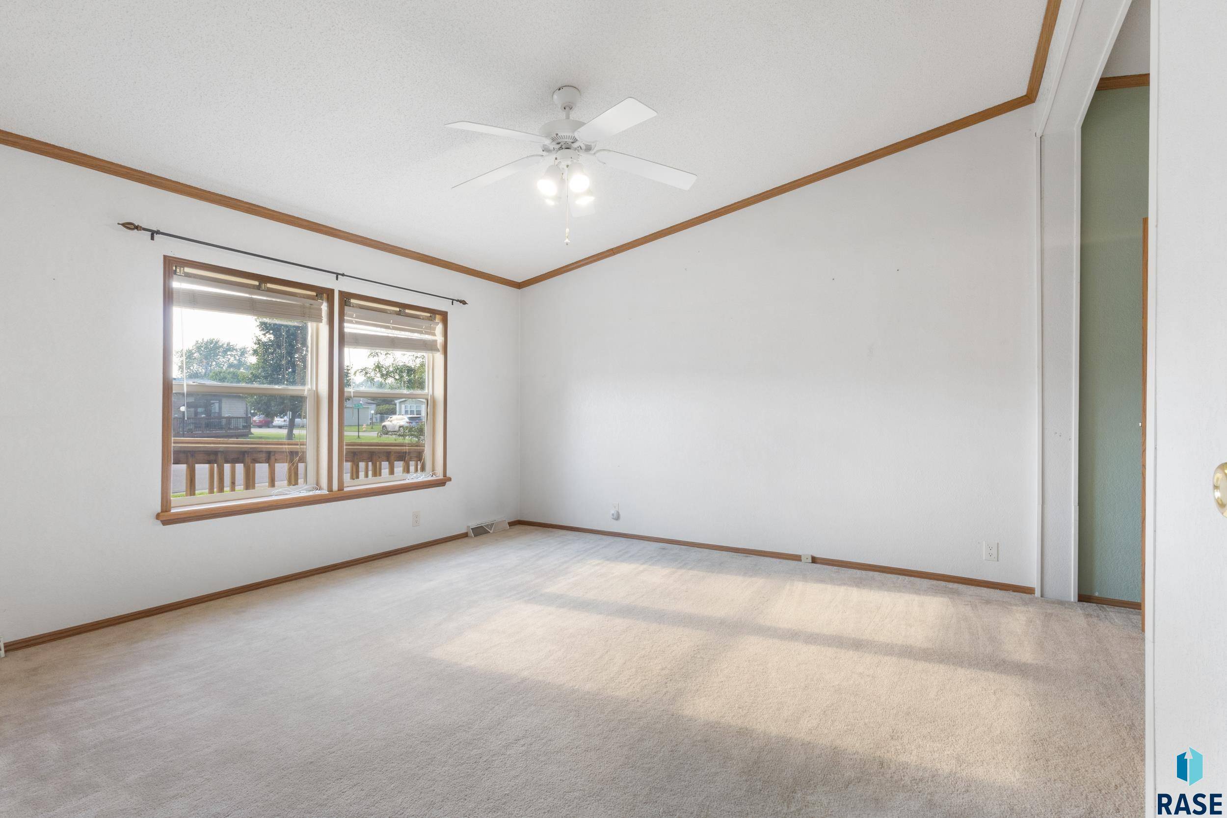 Sioux Falls, SD 57103,1206 N Violet Pl