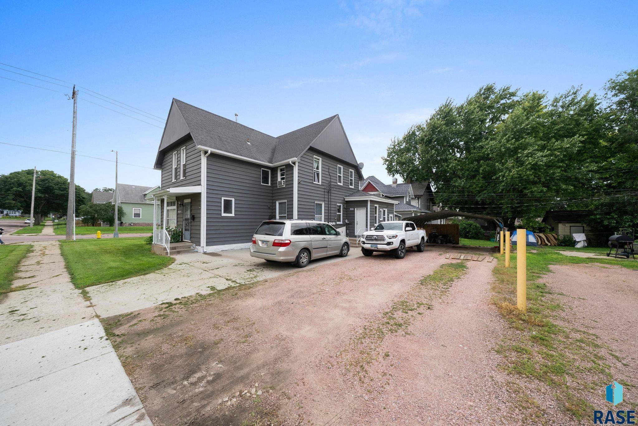 Sioux Falls, SD 57104,902 W 8th St #3