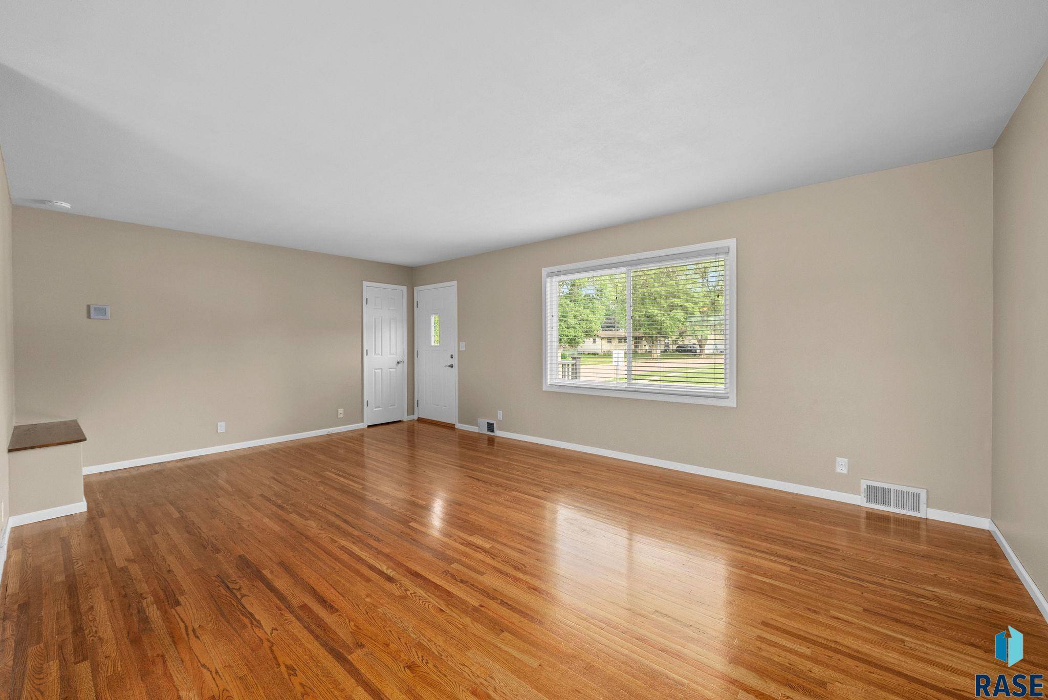 Sioux Falls, SD 57105,1001 E Pam Rd