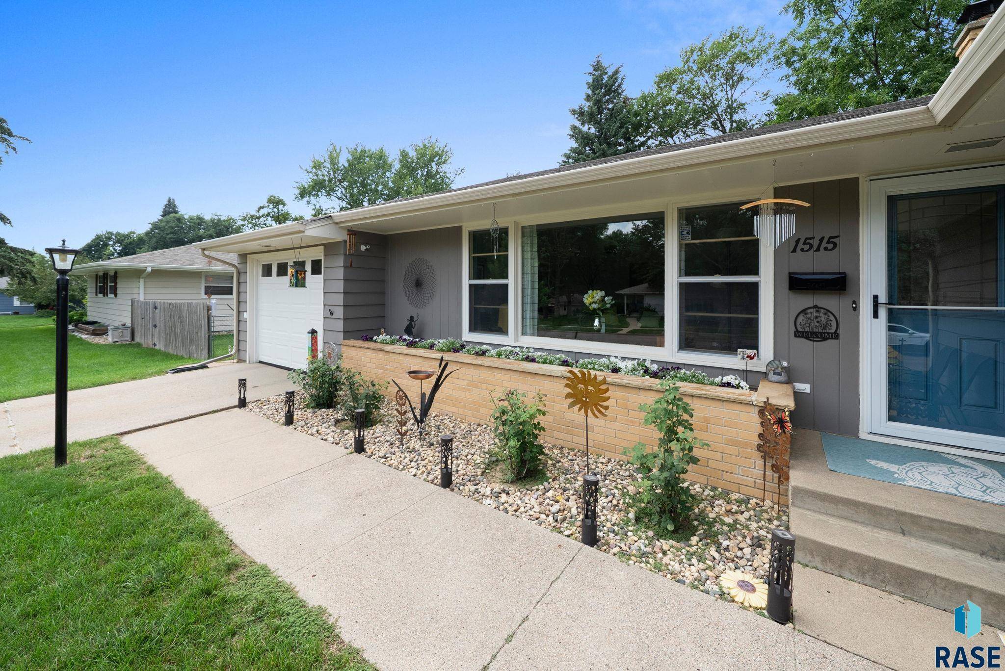 Sioux Falls, SD 57105,1515 S Glendale Ave
