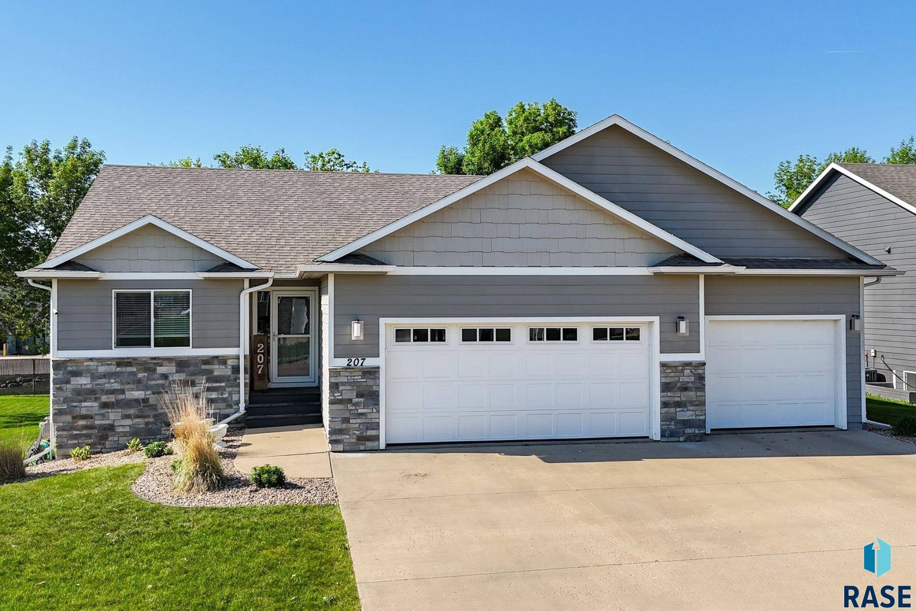 Harrisburg, SD 57032,207 Tiger St
