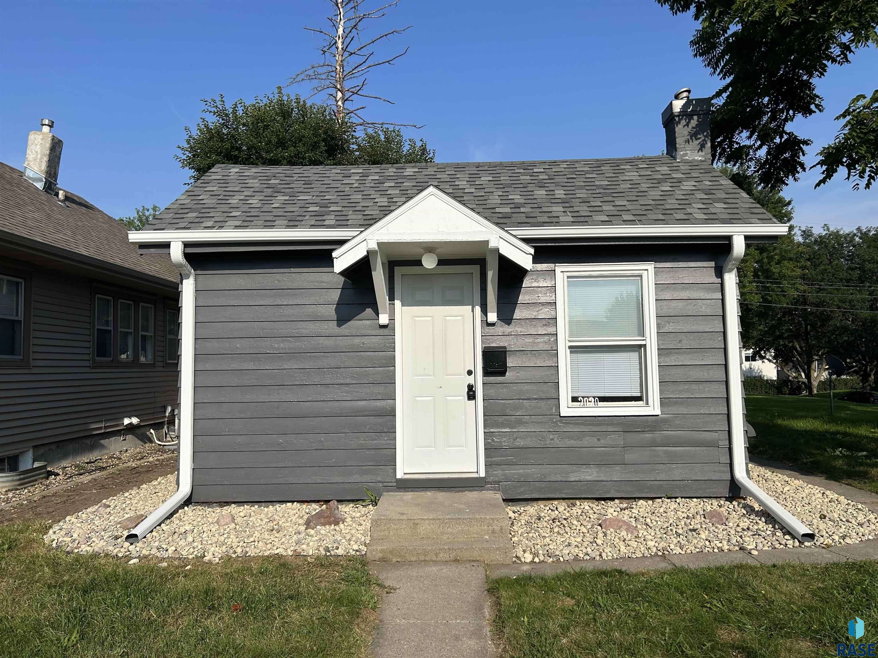 Sioux Falls, SD 57105,2020 S Duluth Ave