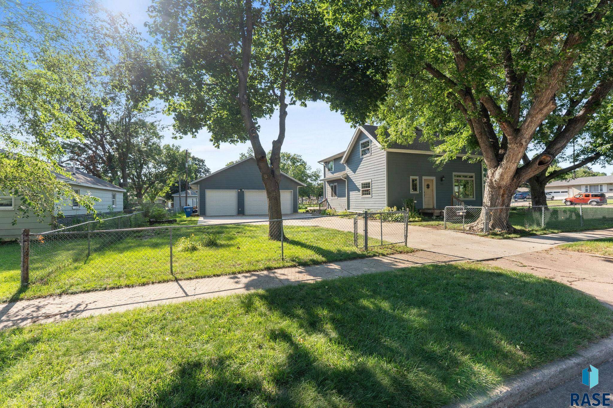 Sioux Falls, SD 57105,3005 S Hawthorne Ave
