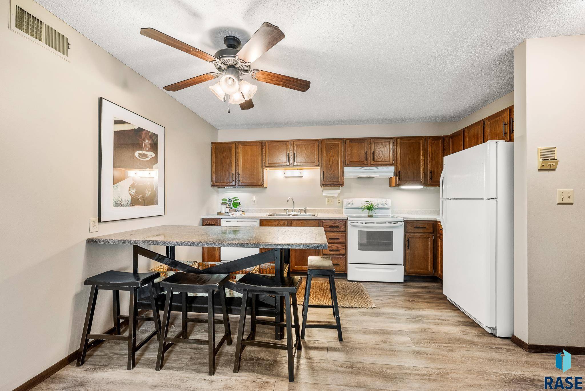 Sioux Falls, SD 57106,3708 S Terry Ave #303