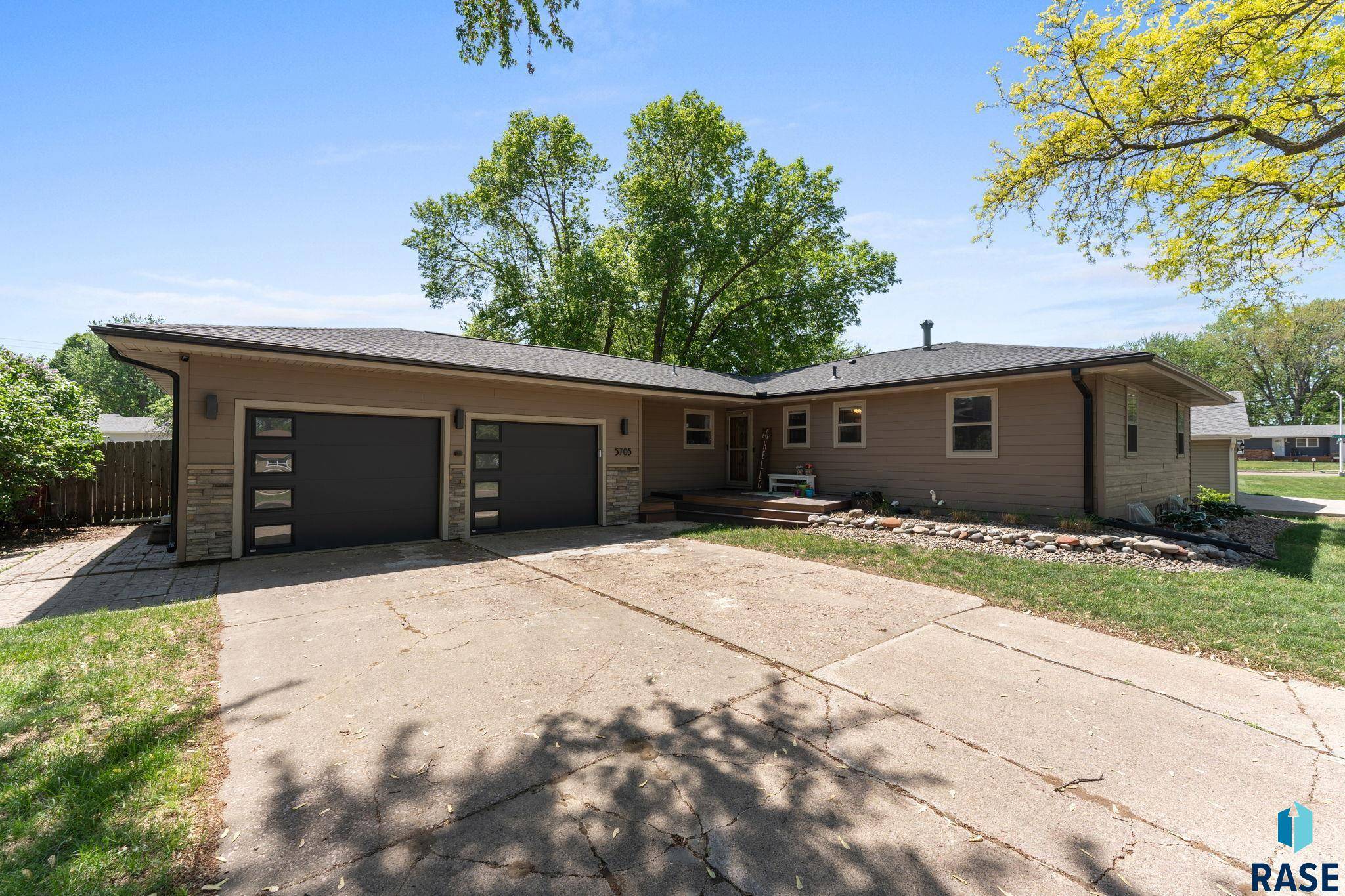 Sioux Falls, SD 57106,5705 W 43rd St