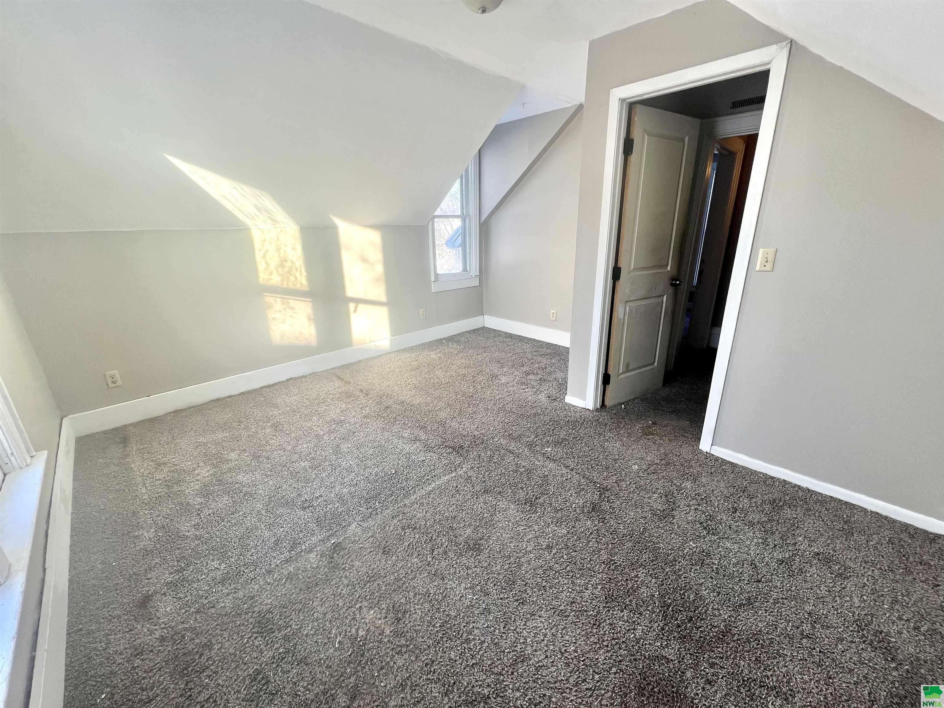 Vermillion, SD 57069,111 Elm