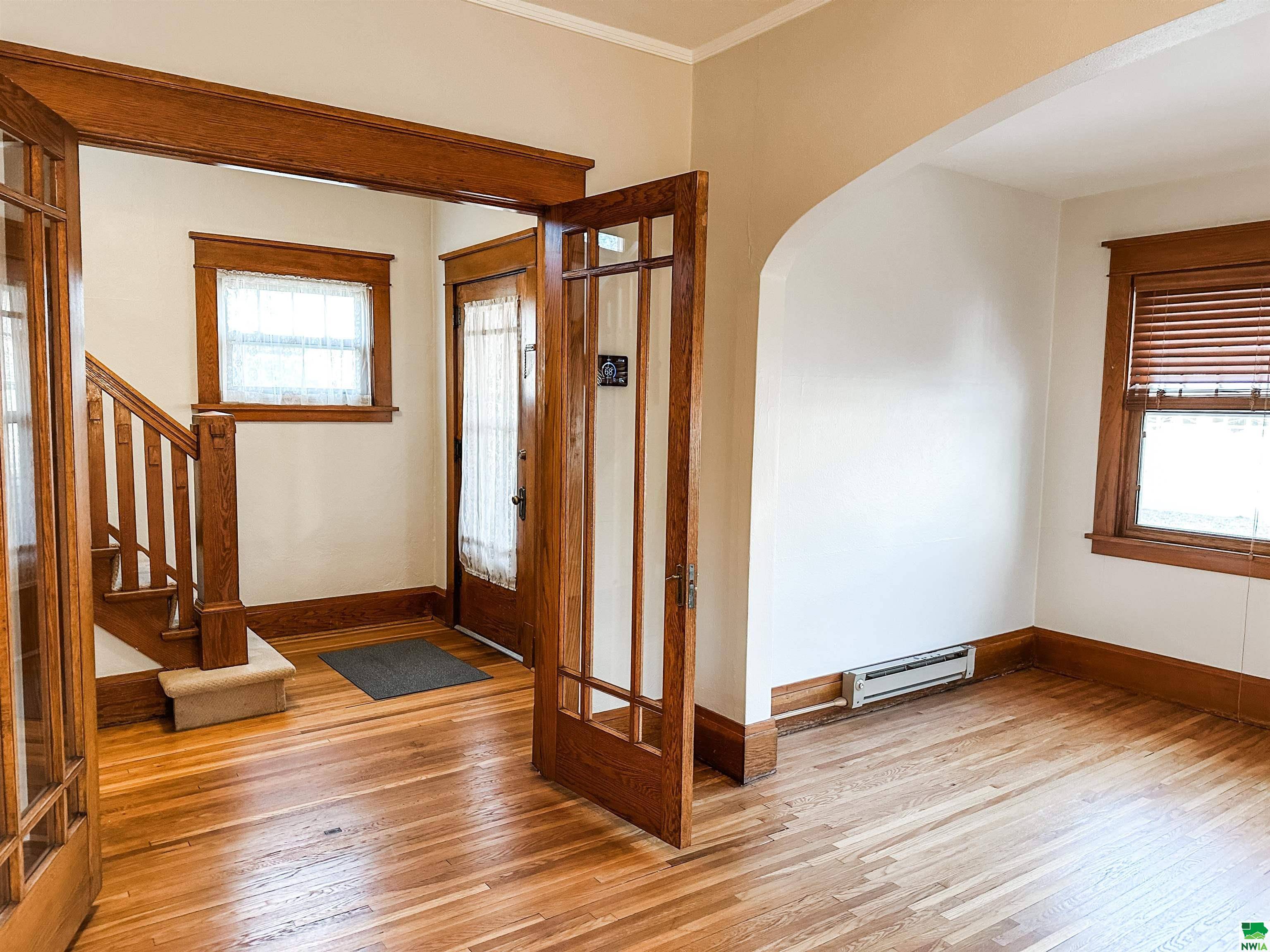 Vermillion, SD 57069,221 S University St