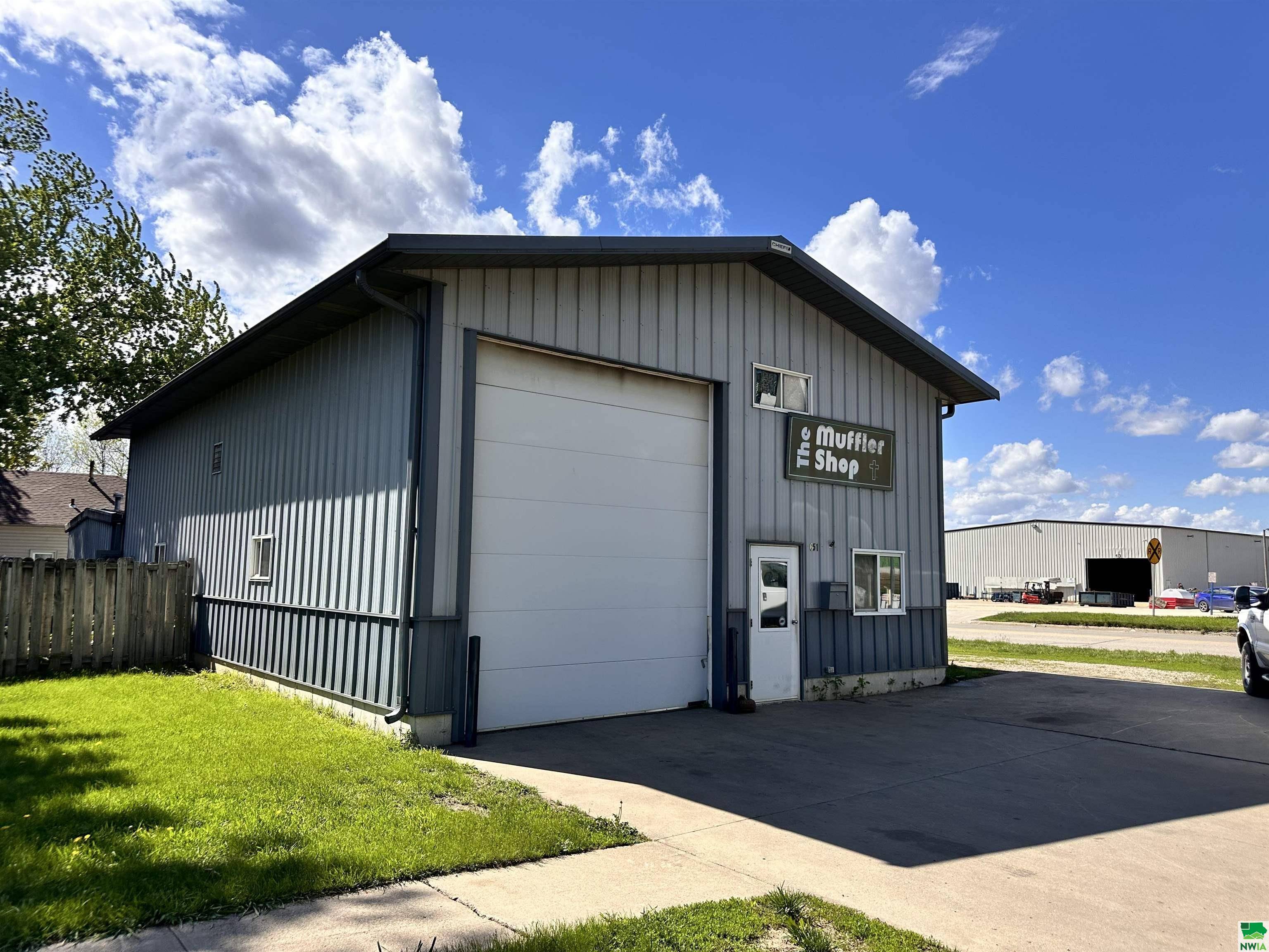 Sioux Center, IA 51250,119 7th Street NW