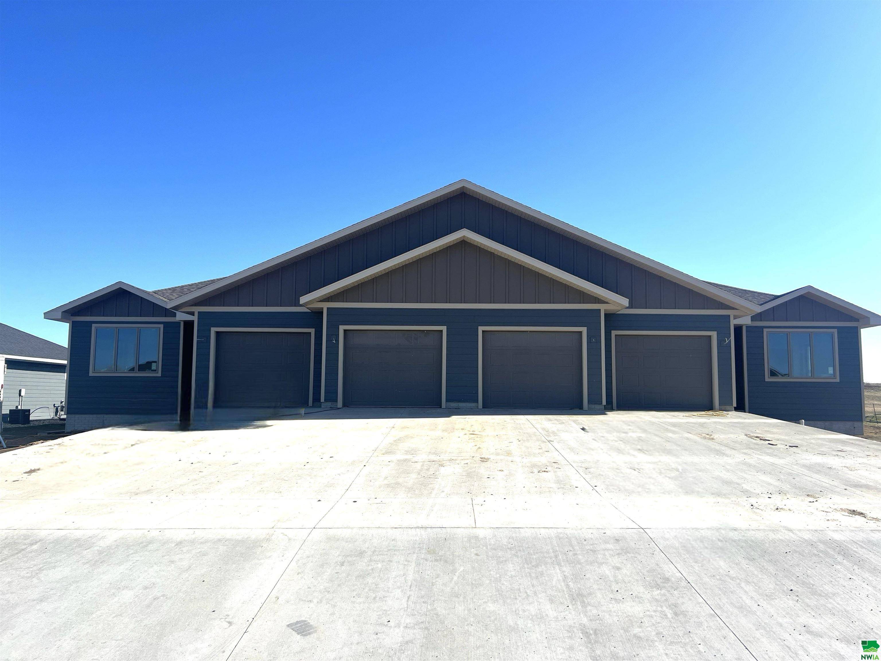 Orange City, IA 51041,1008 14th St SE