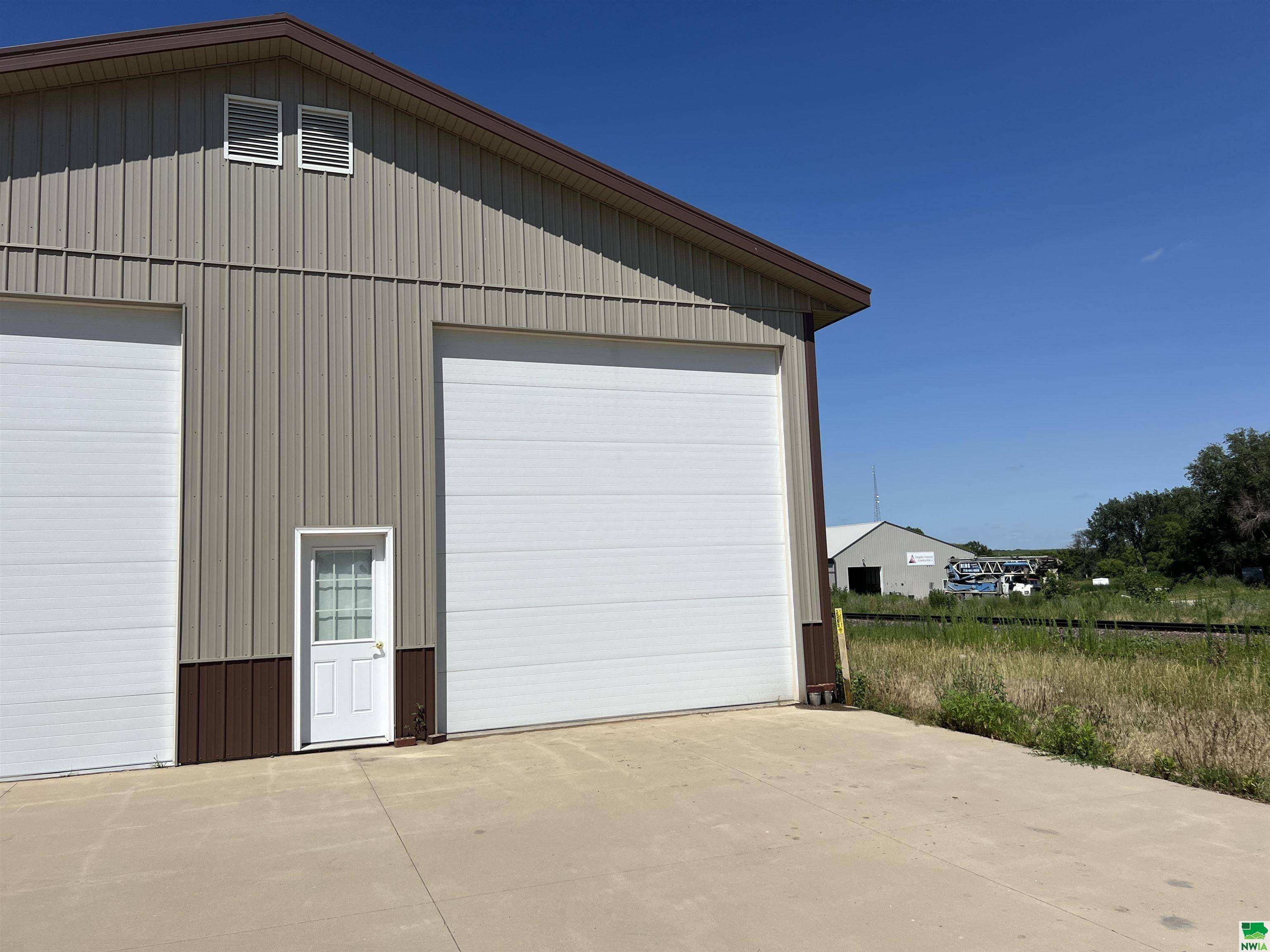 Alton, IA 51003,501 E 10th St 1B