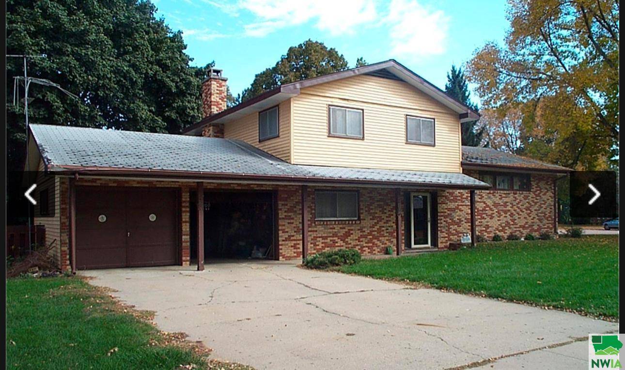 Vermillion, SD 57069,1225 Valley View Dr
