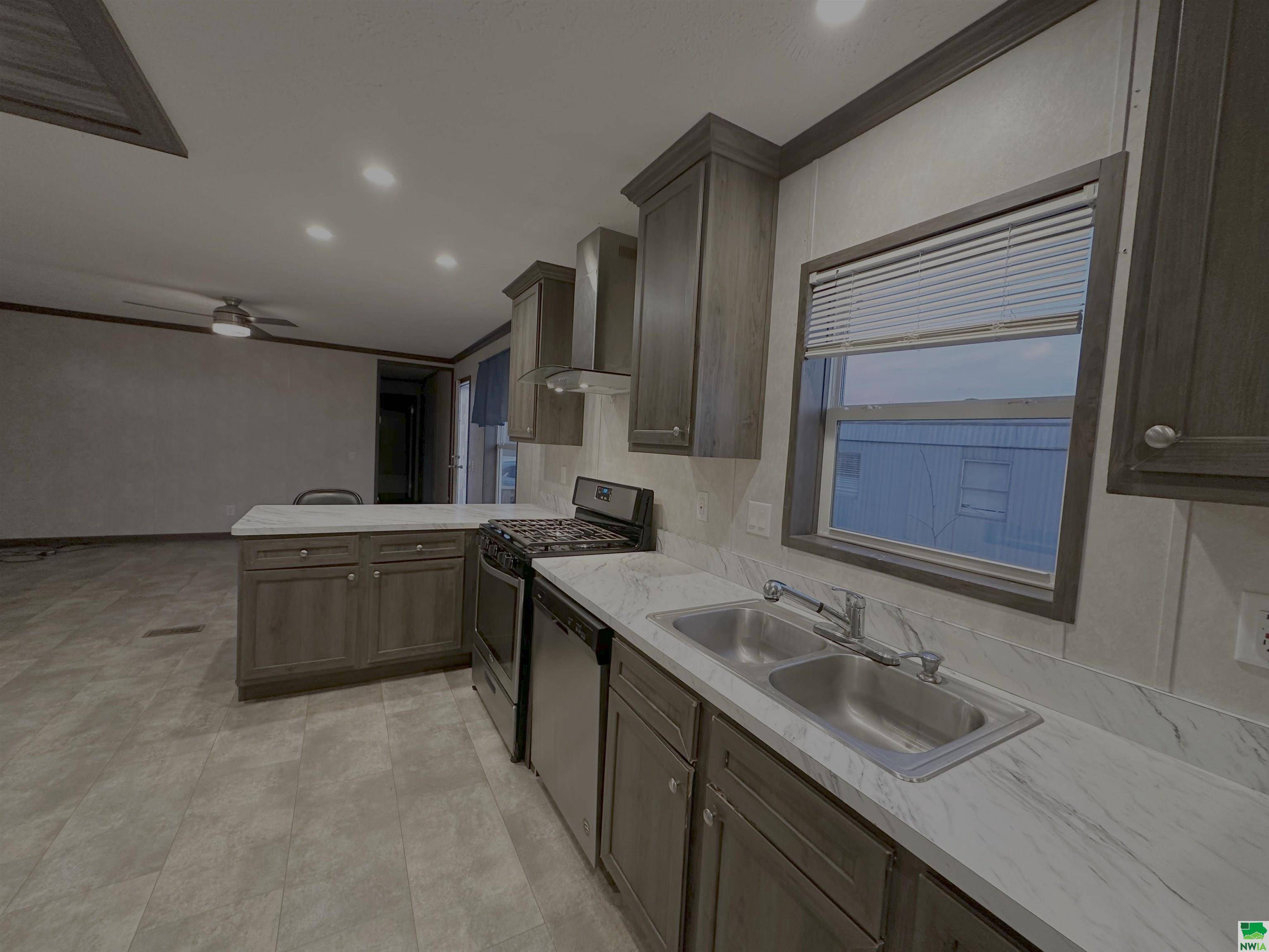 Vermillion, SD 57069,833 E Duke 69