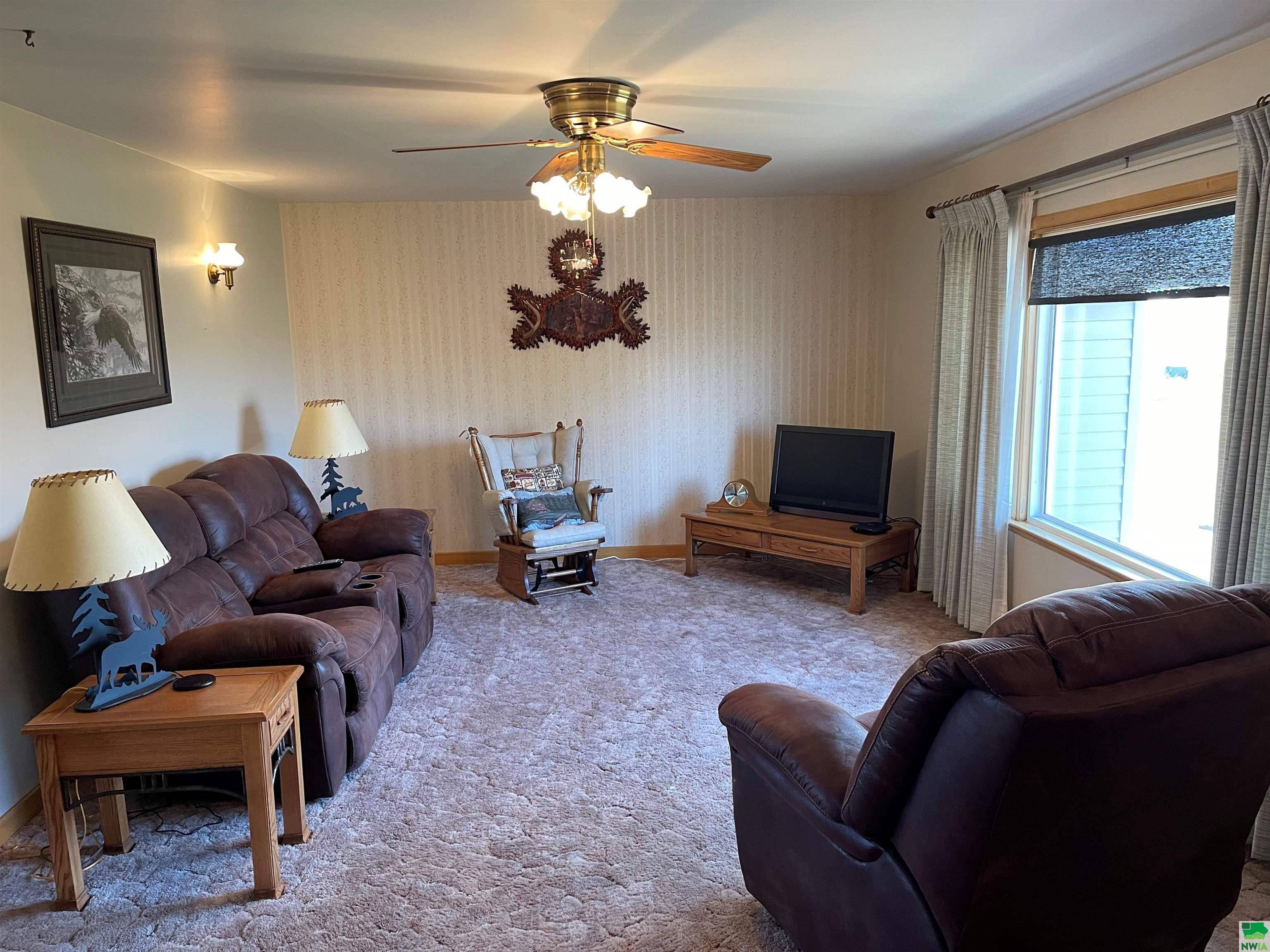 Meriden, IA 51037-9999,4998 N Avenue