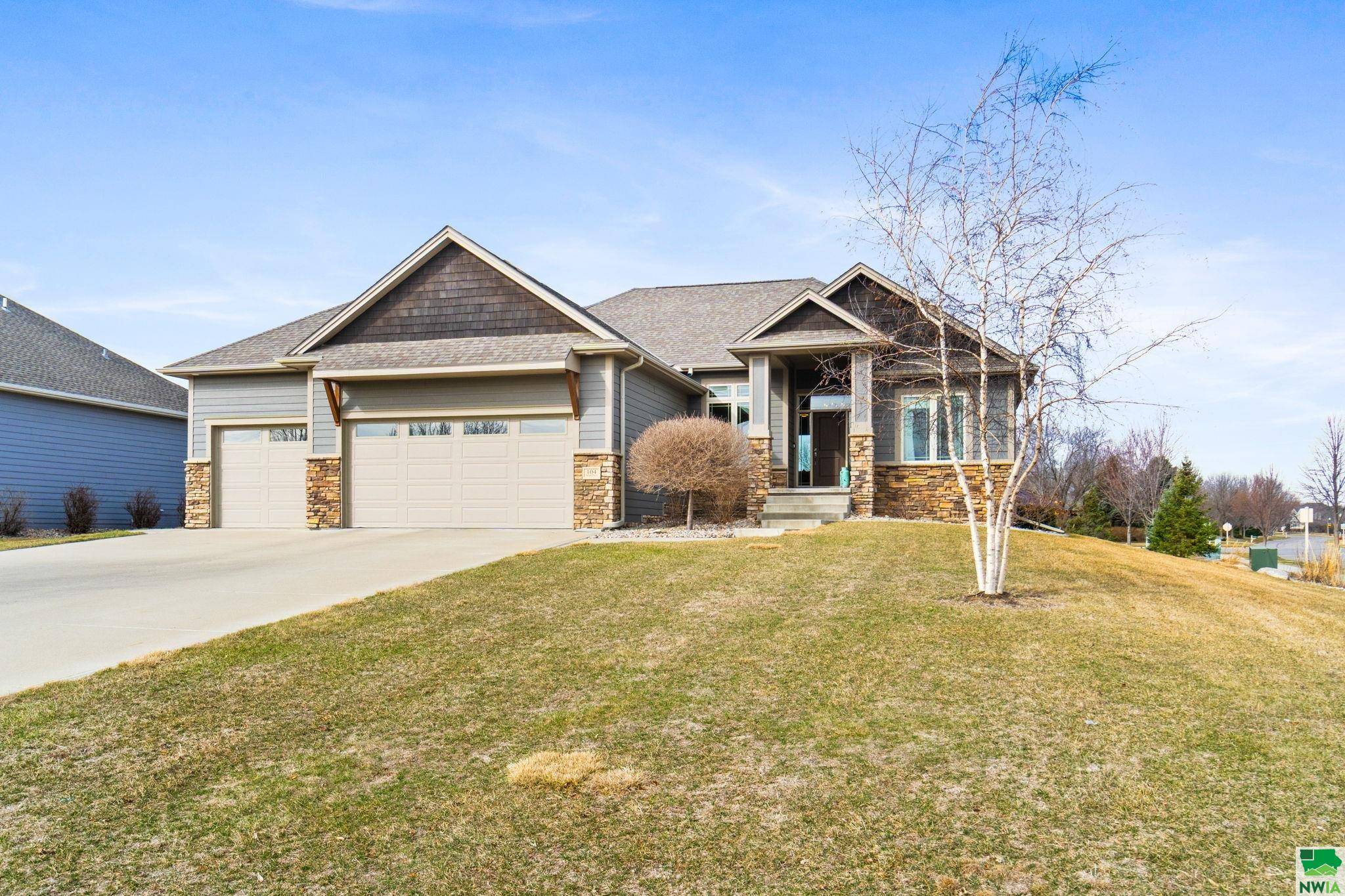 Dakota Dunes, SD 57049,104 Teton Pines Ct