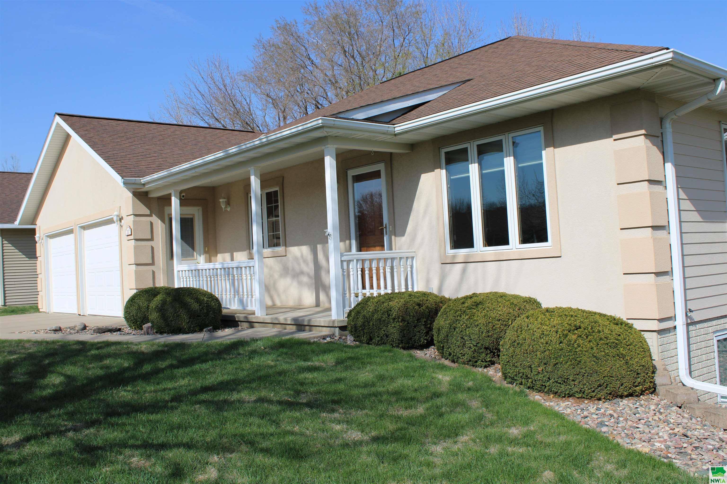 Orange City, IA 51041,307 Juneau Ave SE