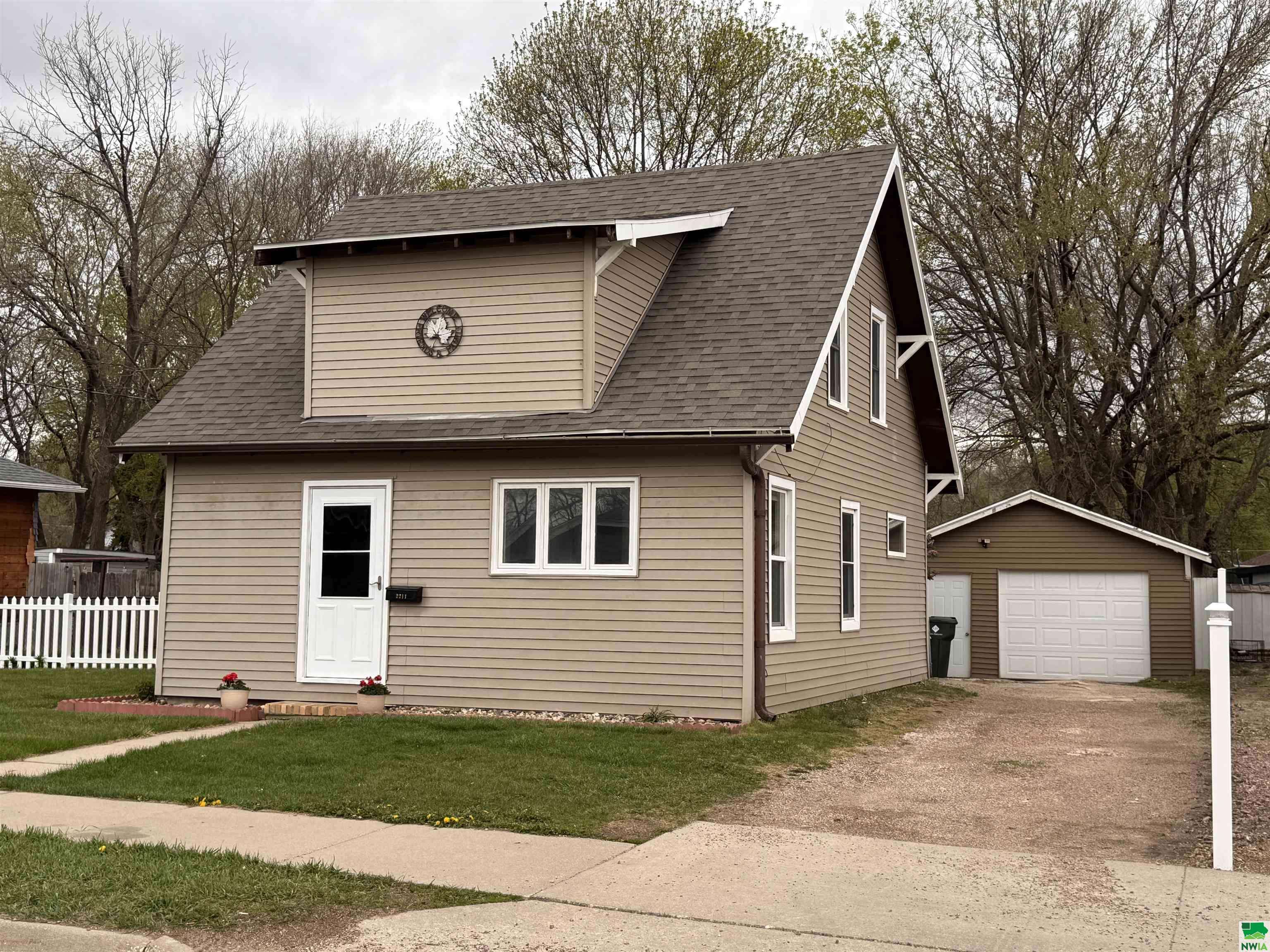 Sioux City, IA 51103,2211 Myrtle St