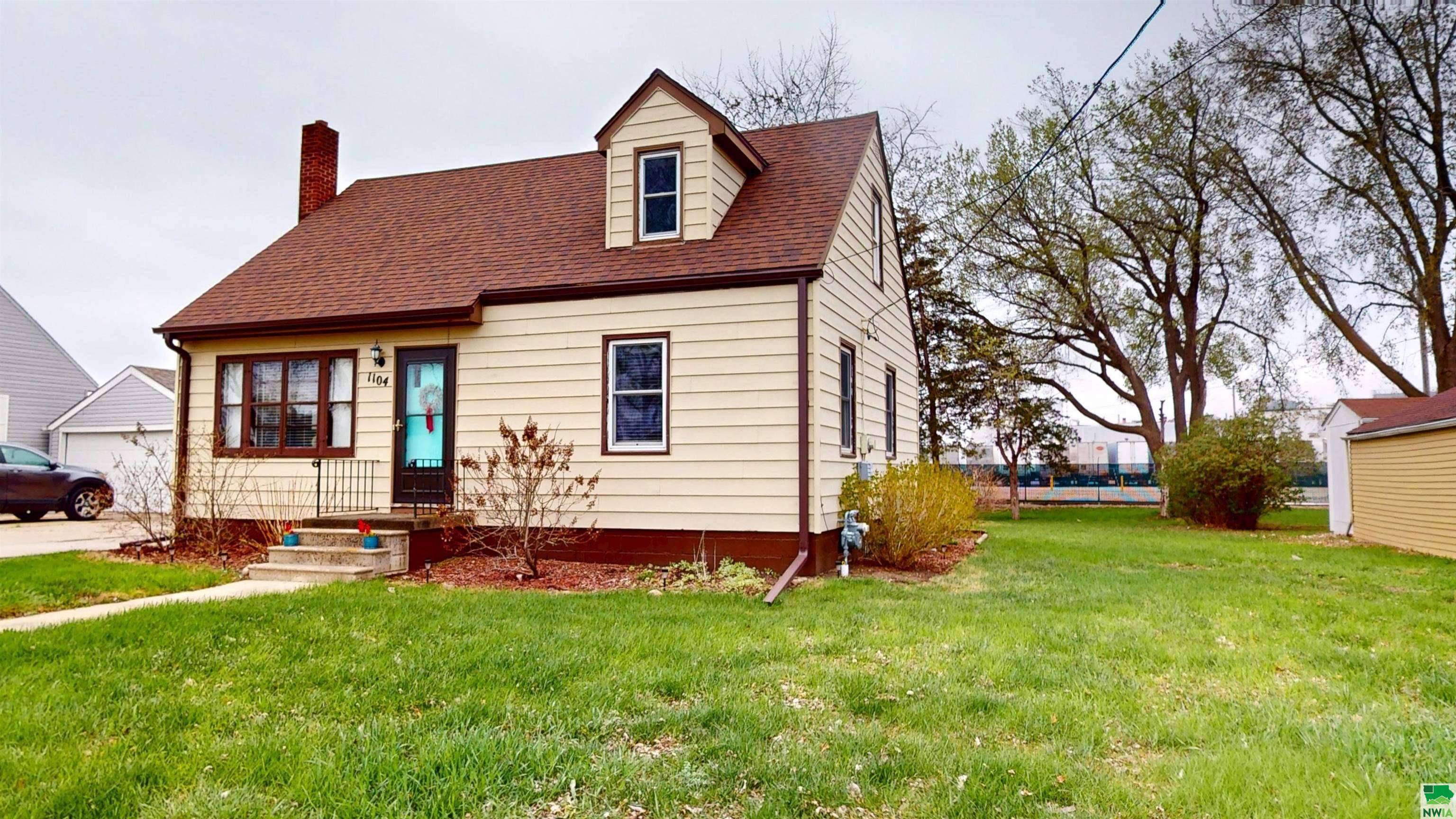 Storm Lake, IA 50588,1104 E 4TH ST