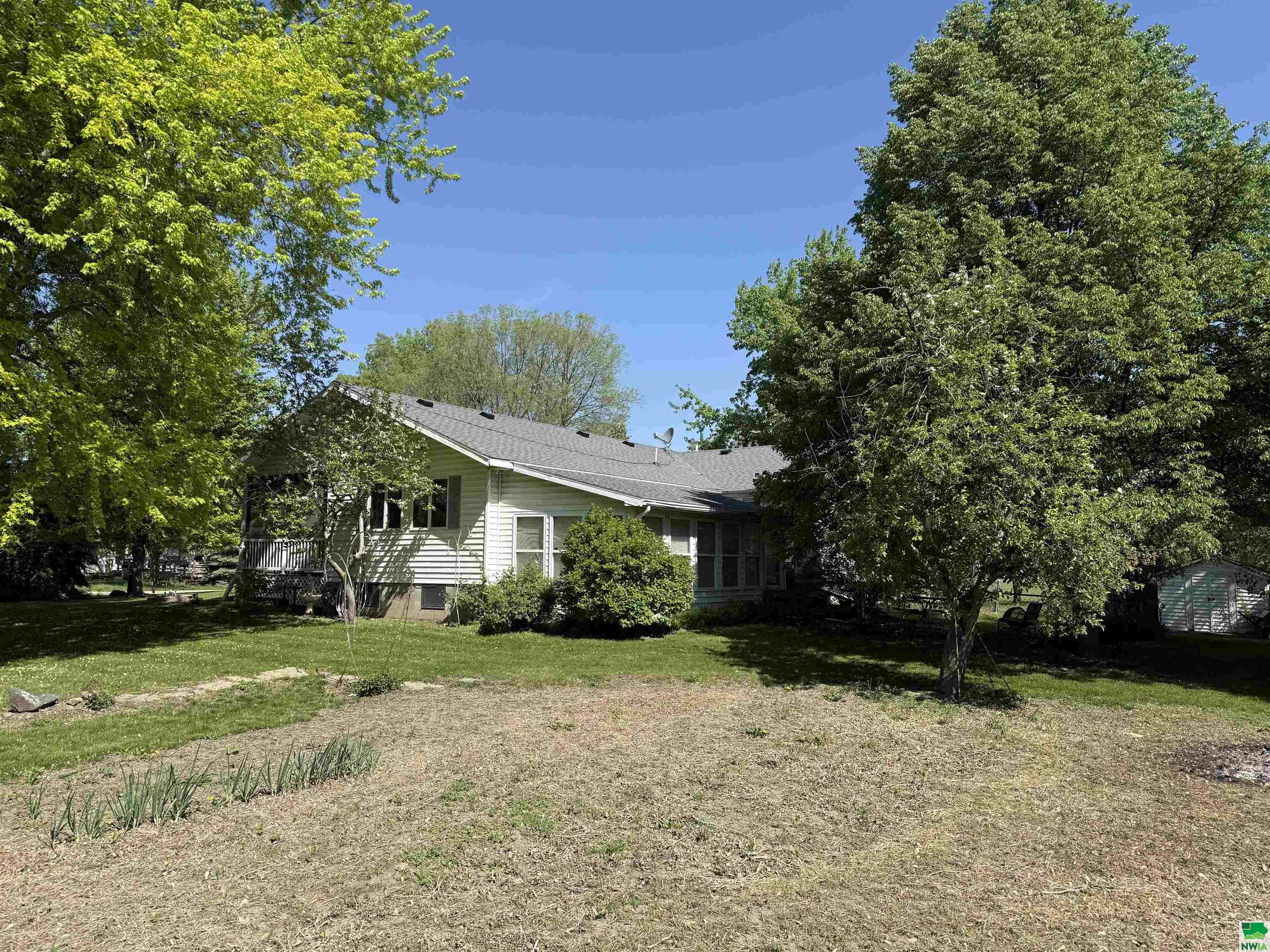 Onawa, IA 51040,403 13th Street